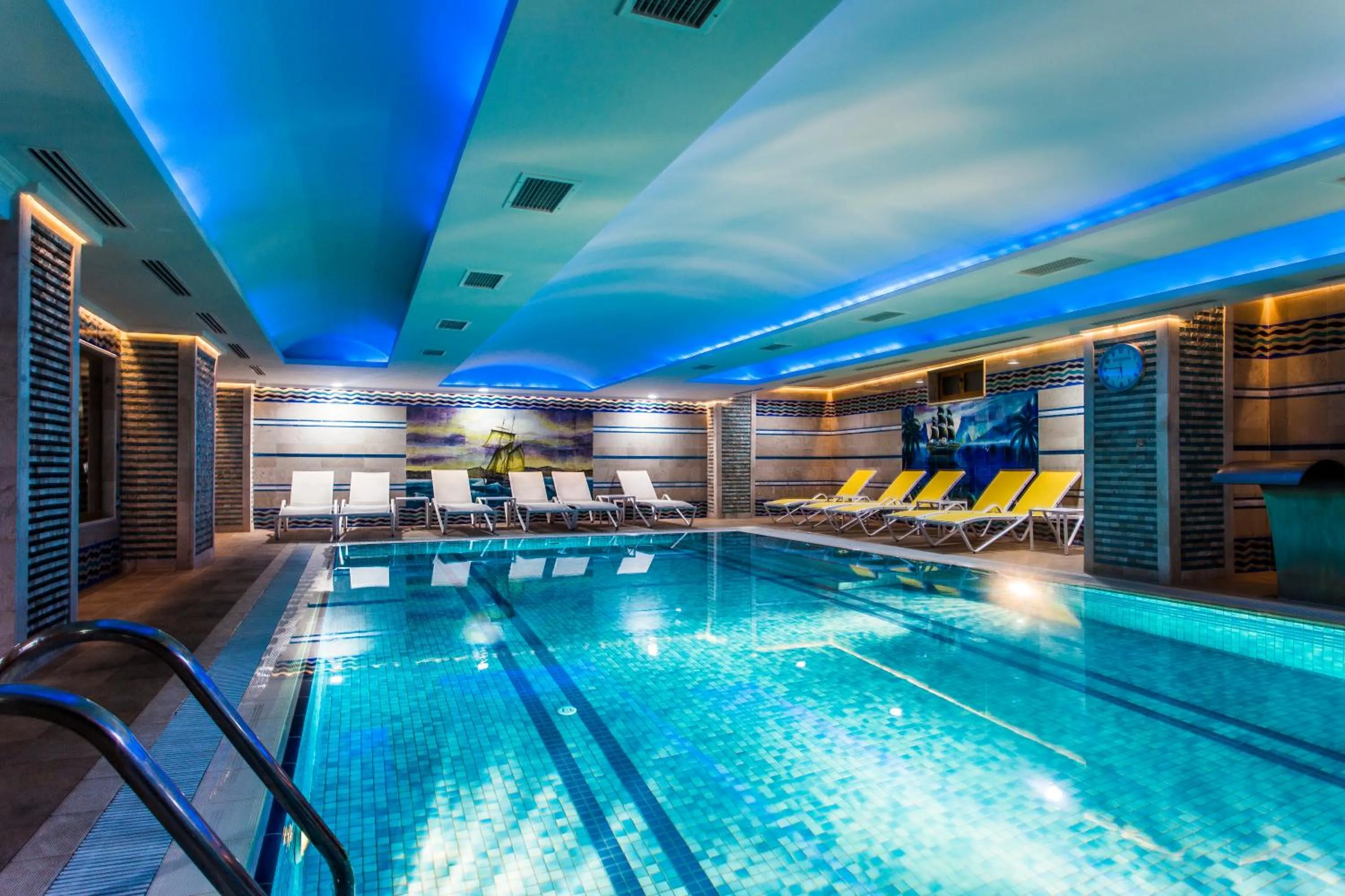 Swimming pool in White Gold Hotel & Spa