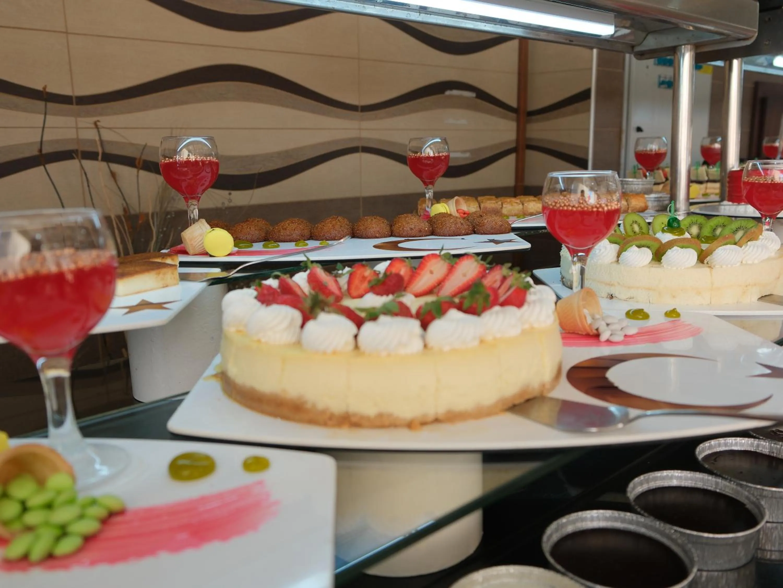 Restaurant/places to eat in White Gold Hotel & Spa