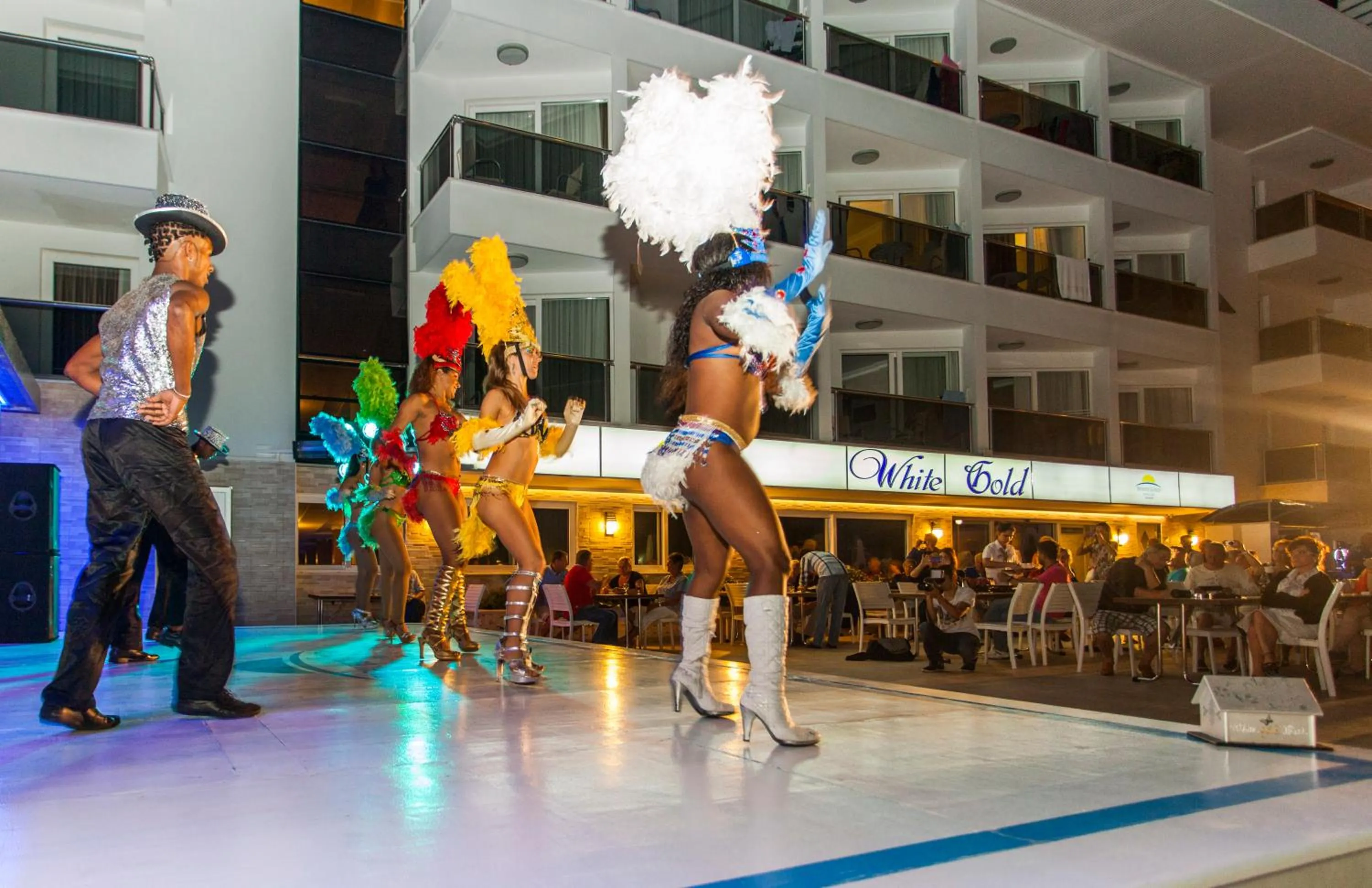 Evening entertainment in White Gold Hotel & Spa