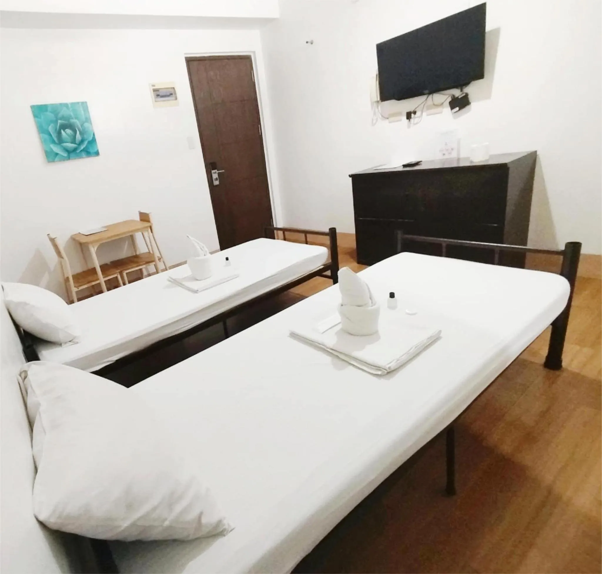 TV and multimedia, Bed in Sulit Budget Hotel VMapa