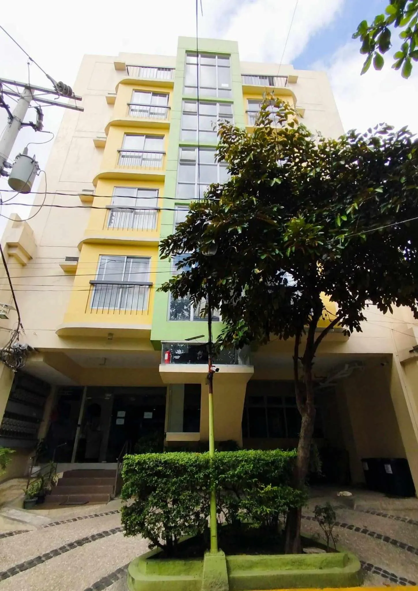 Property building in Sulit Budget Hotel VMapa