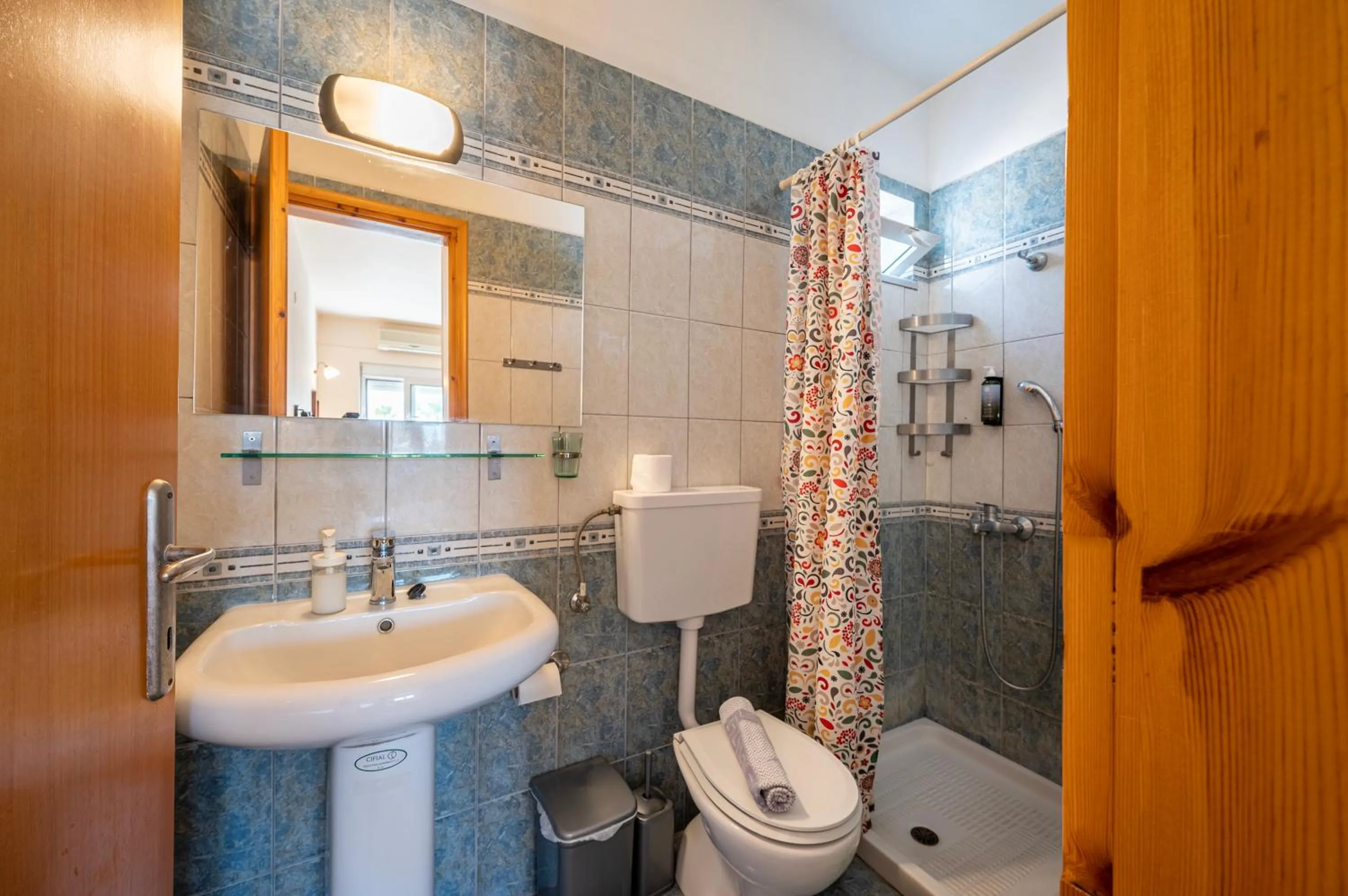 Shower in Mammis Beach Hotel