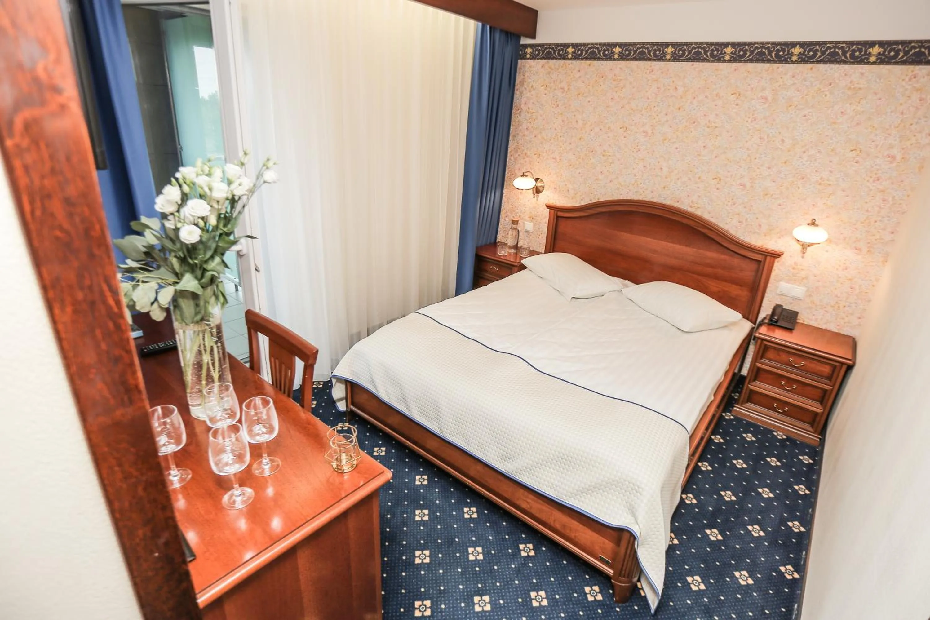 Photo of the whole room, Bed in SPA Amber Palace