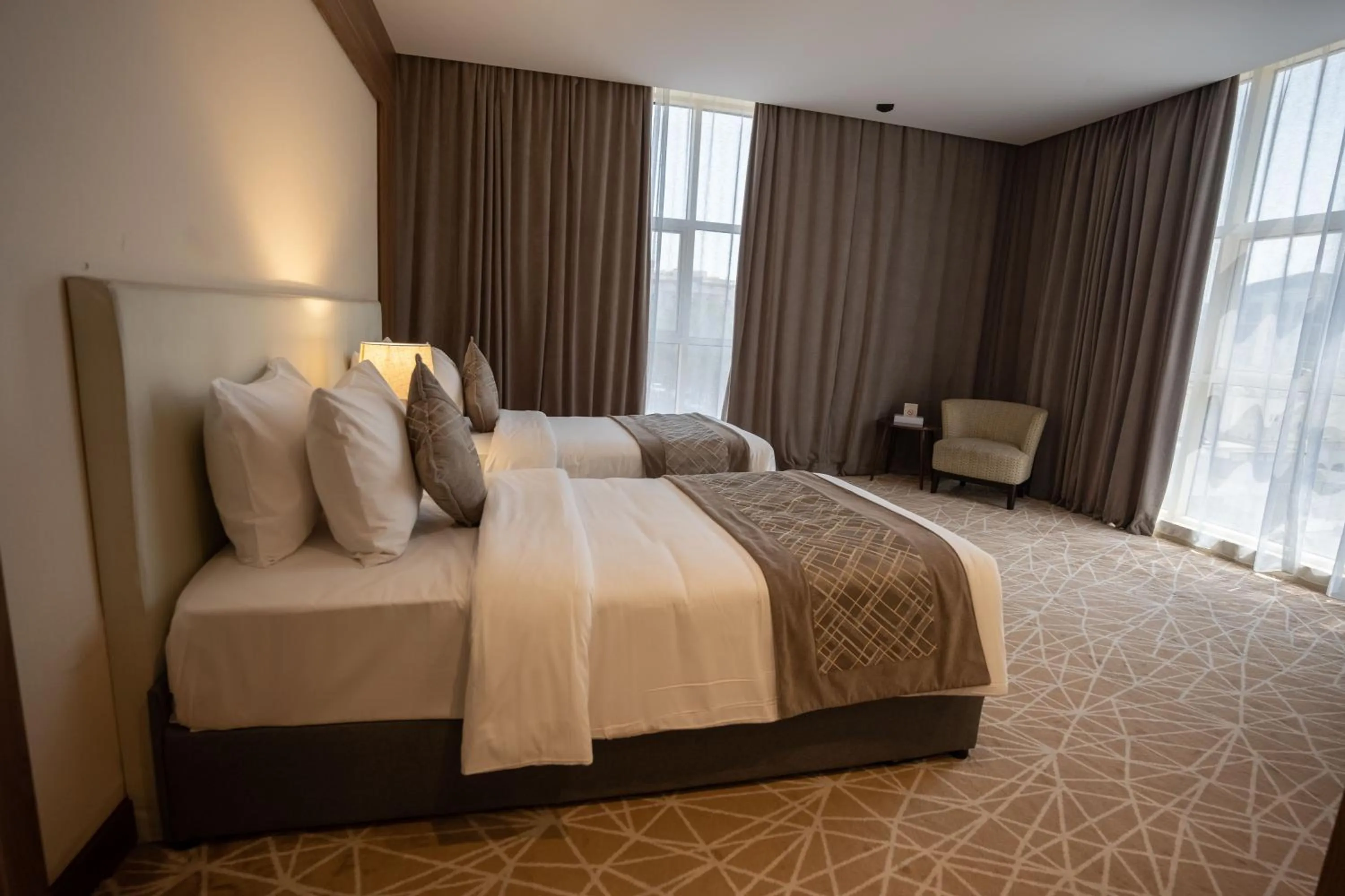 Bedroom, Bed in Rosemond Al Hamra