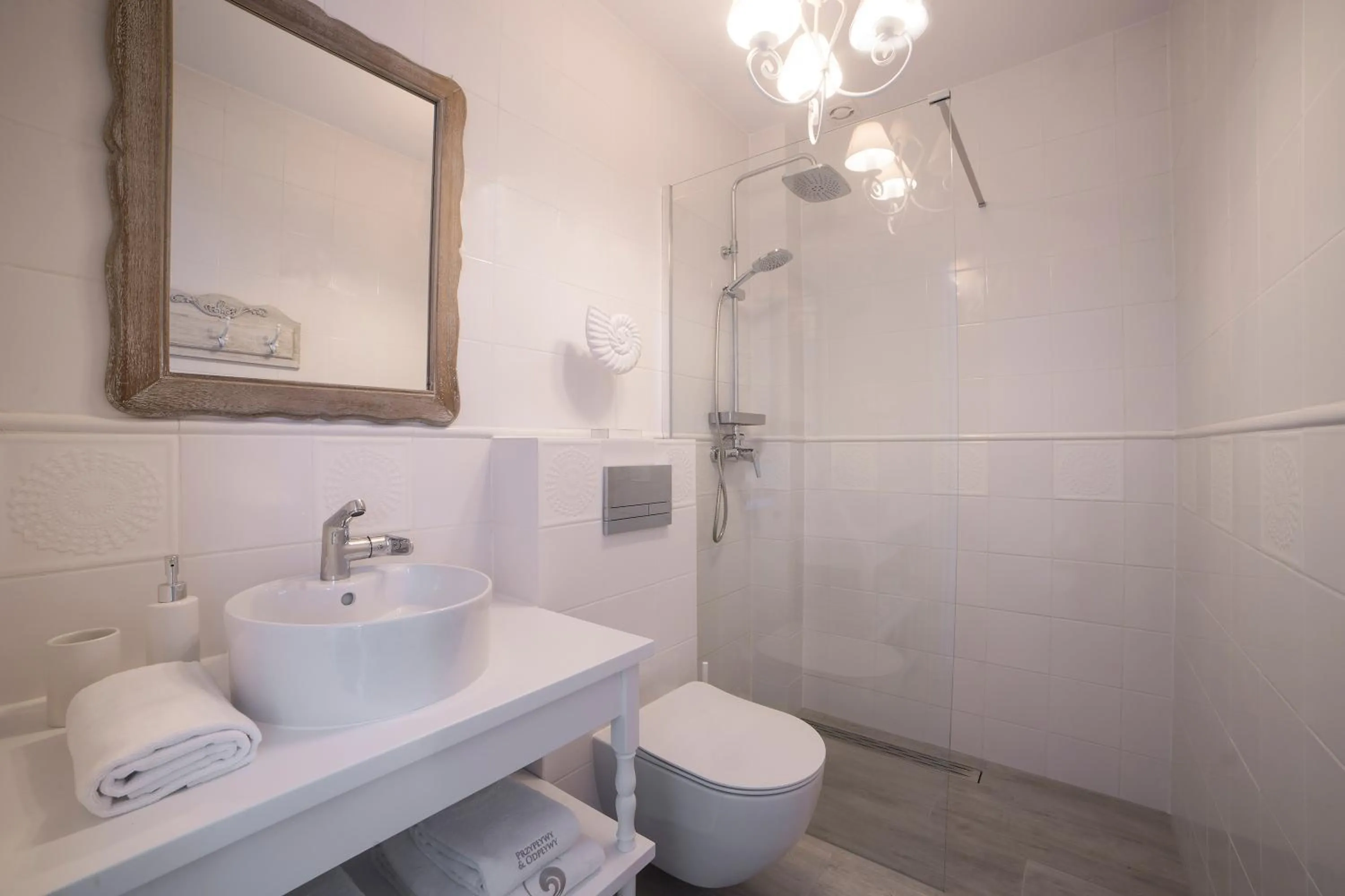 Shower in Przypływy & Odpływy