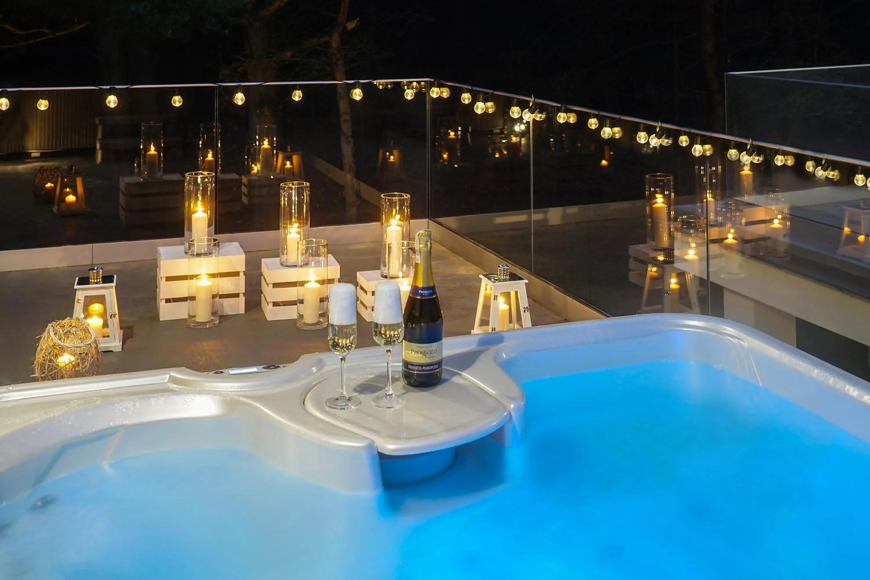 Hot Tub in Przypływy & Odpływy