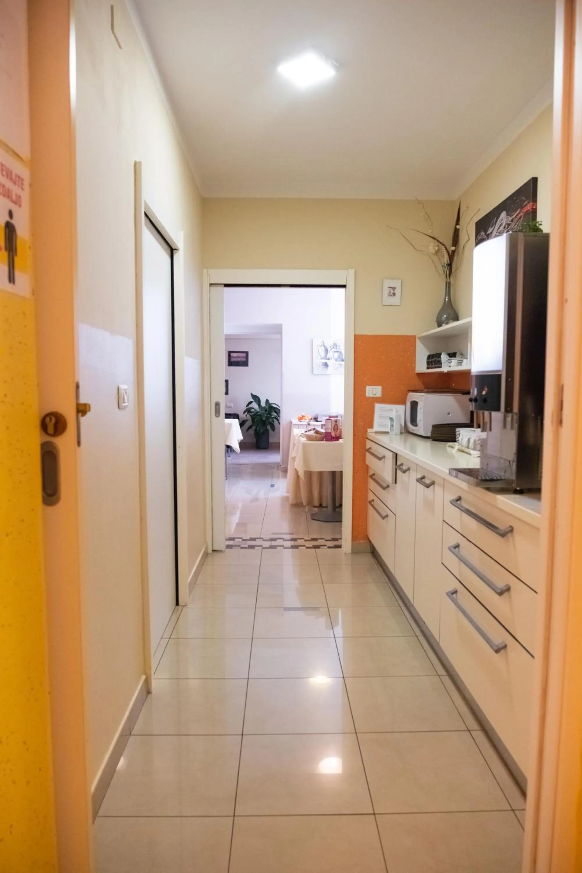 Restaurant/places to eat in Garni Hotel Keltika