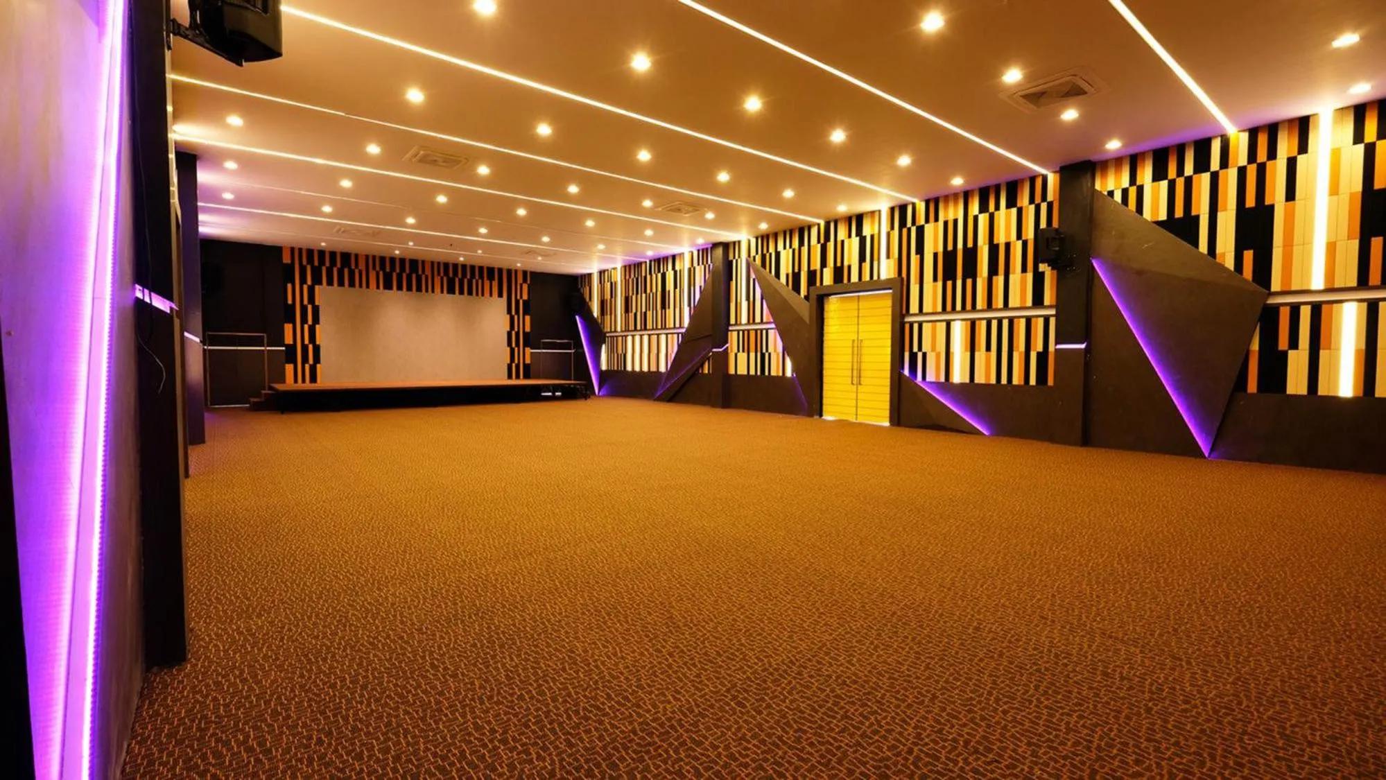 Business facilities in Play Phala Beach Rayong