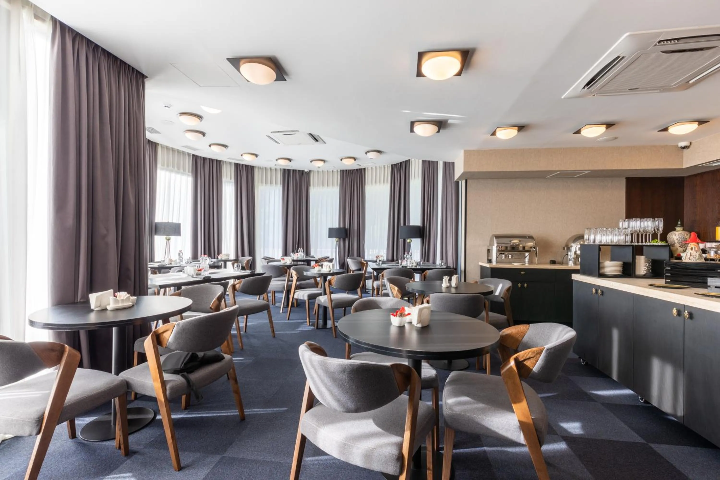 Breakfast in Hotel Adamo