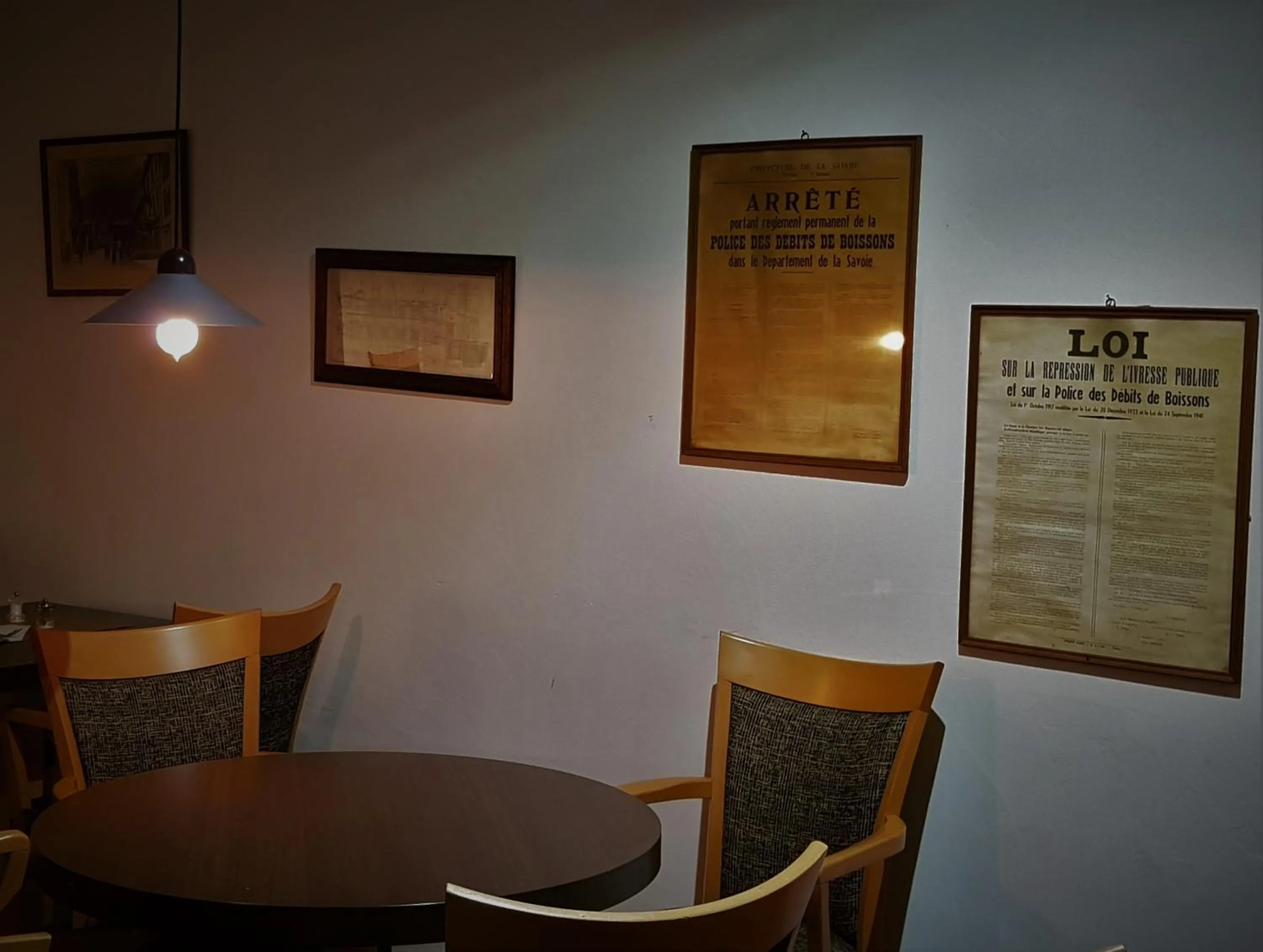 Dining area in Savoy Hotel & Restaurant