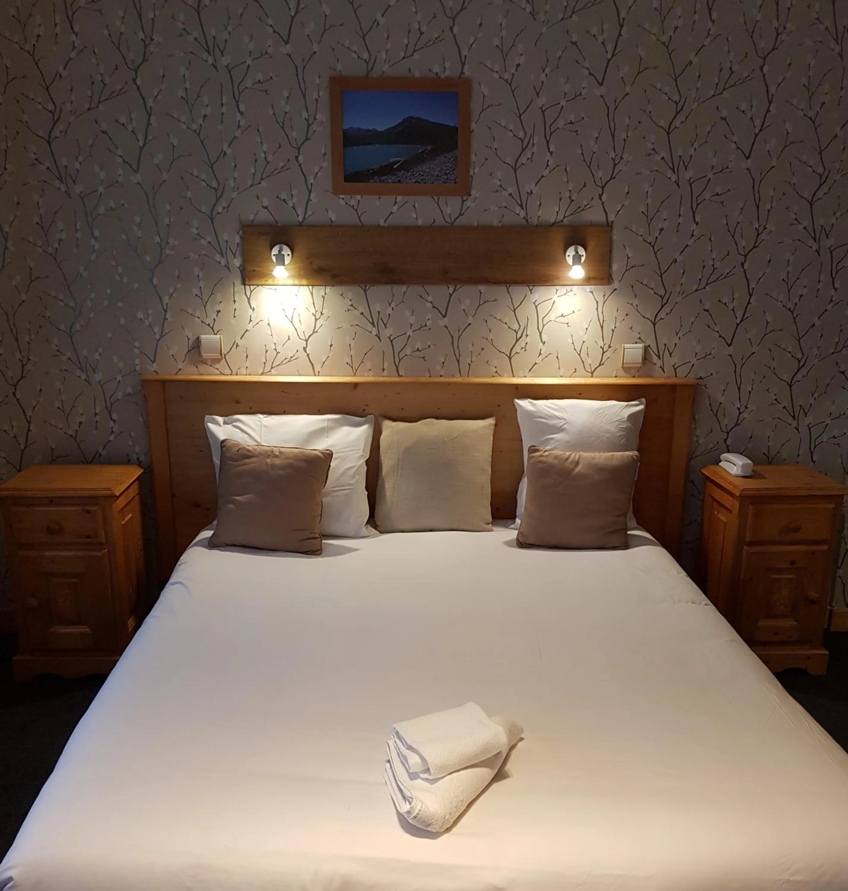 Photo of the whole room, Bed in Savoy Hotel & Restaurant