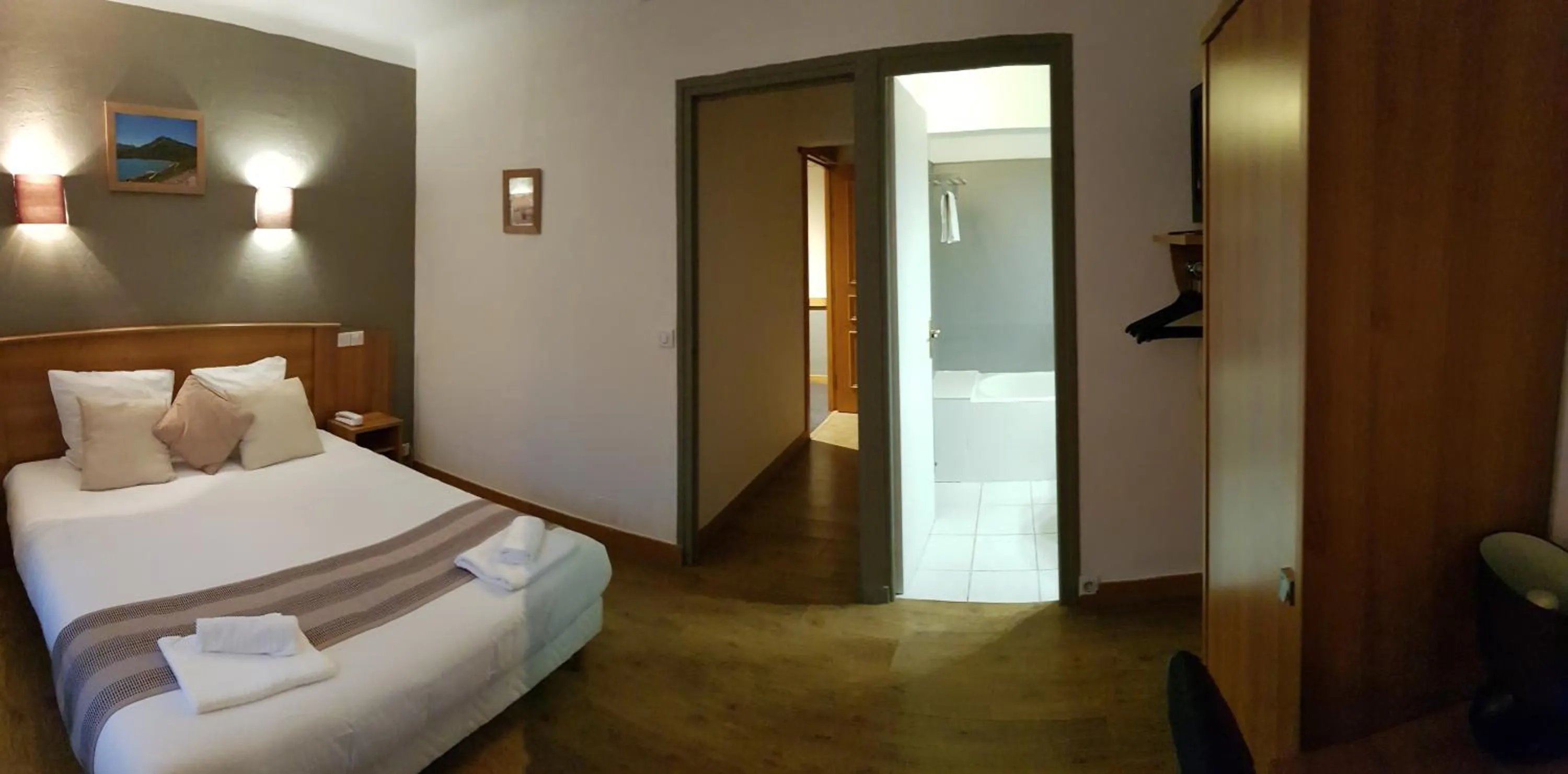 Photo of the whole room, Bed in Savoy Hotel & Restaurant