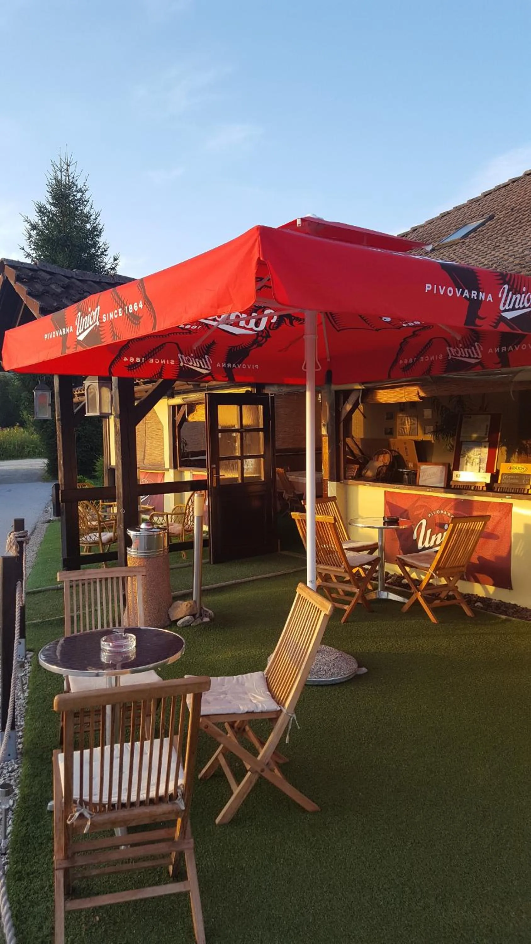 Patio in Pri Ancki Sobe Rooms Accomodation Ljubljana suburbs