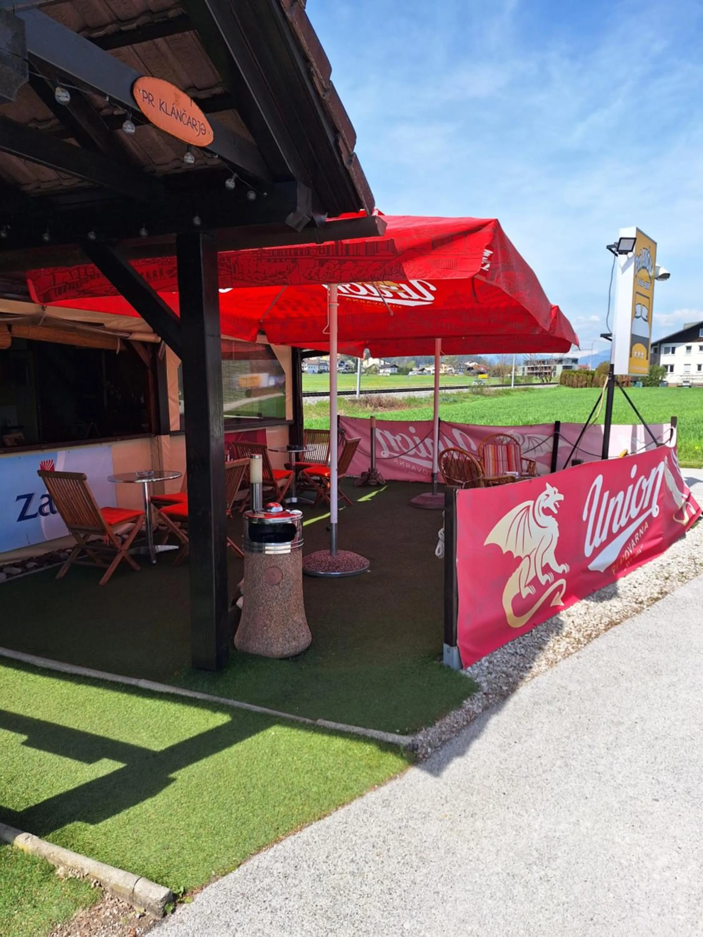 Restaurant/places to eat in Pri Ancki Sobe Rooms Accomodation Ljubljana suburbs