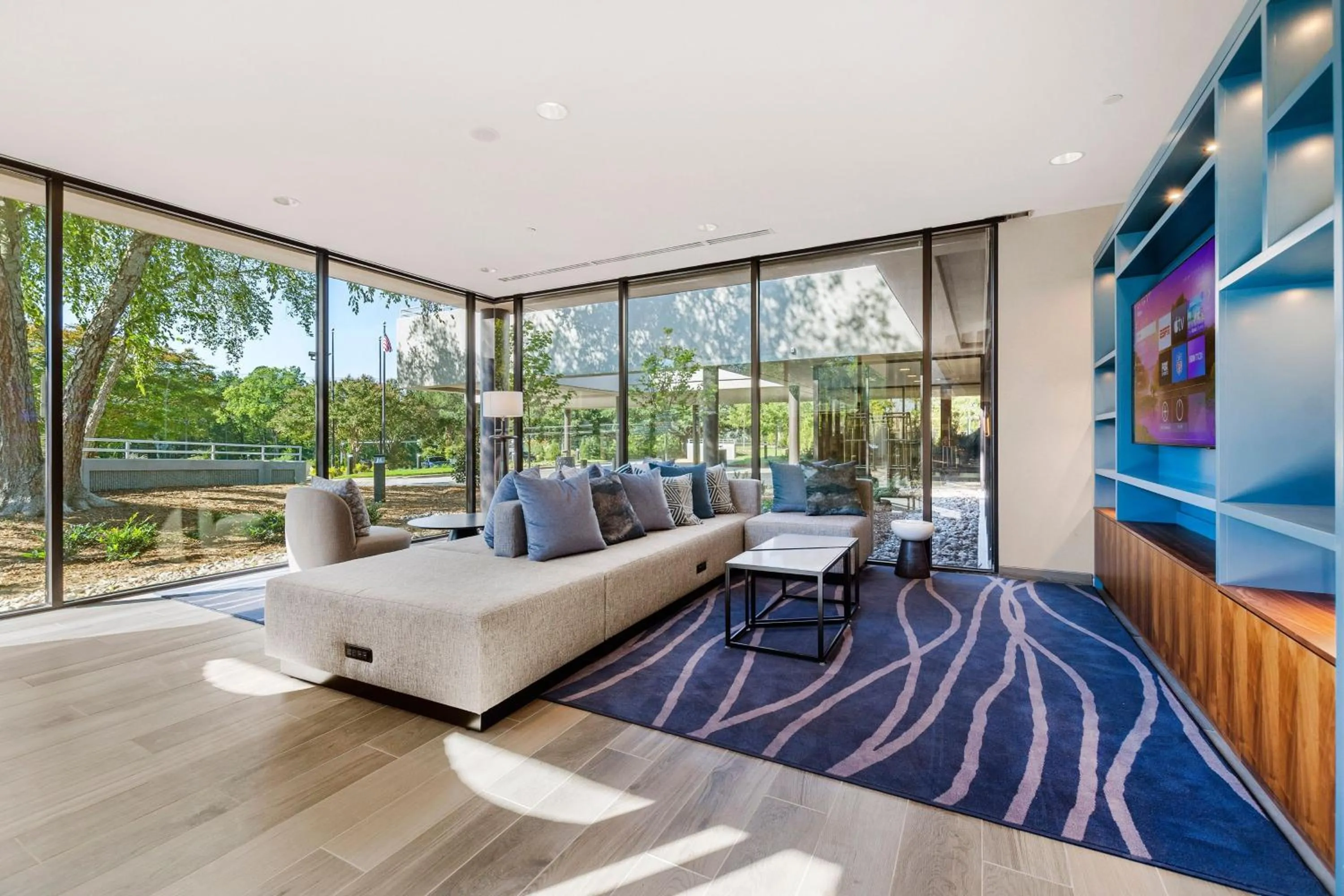 Lounge or bar in Sheraton Chapel Hill