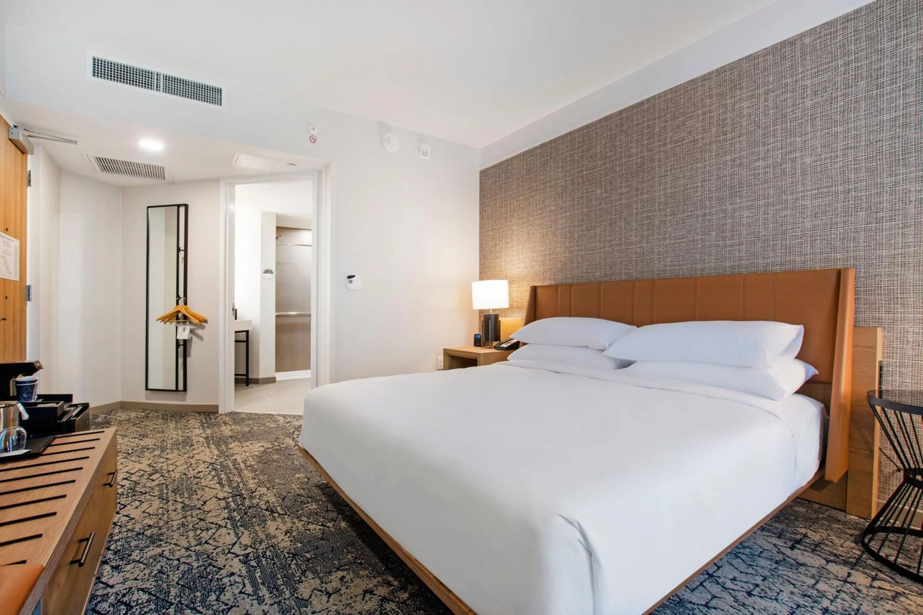 Photo of the whole room, Bed in Sheraton Chapel Hill