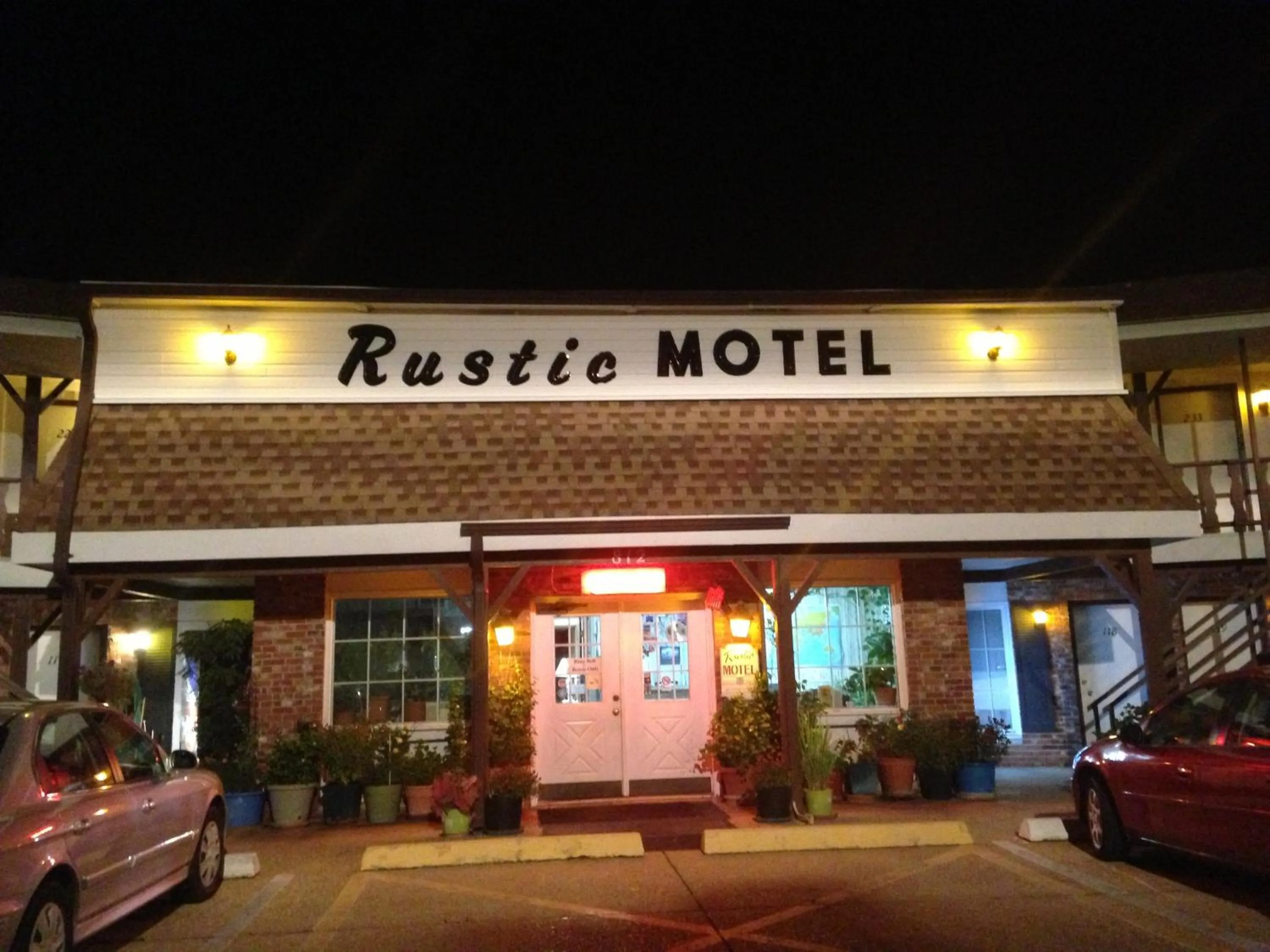 Facade/entrance in Rustic Motel Rolla