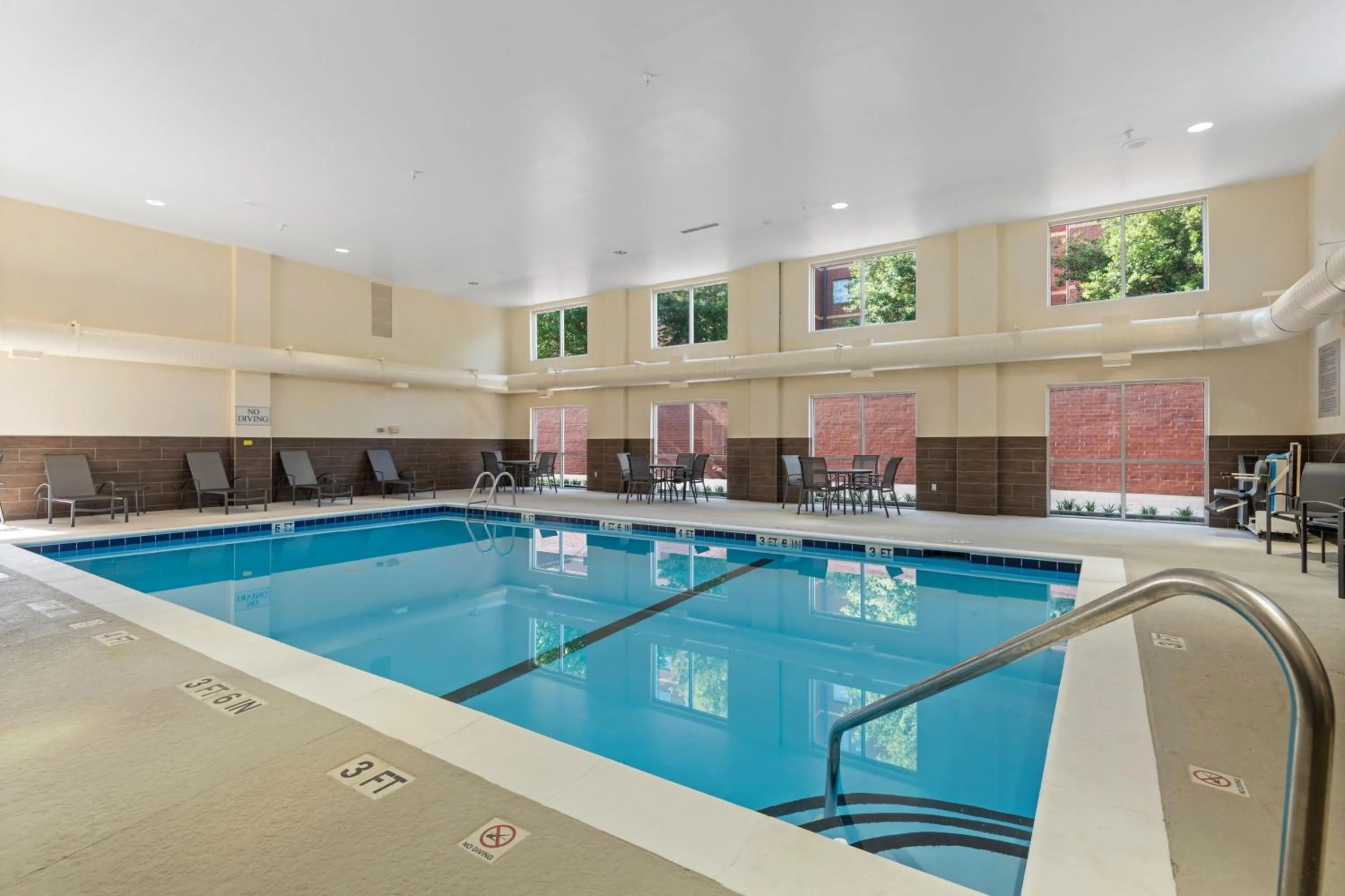 Swimming pool in Fairfield Inn & Suites by Marriott Hickory