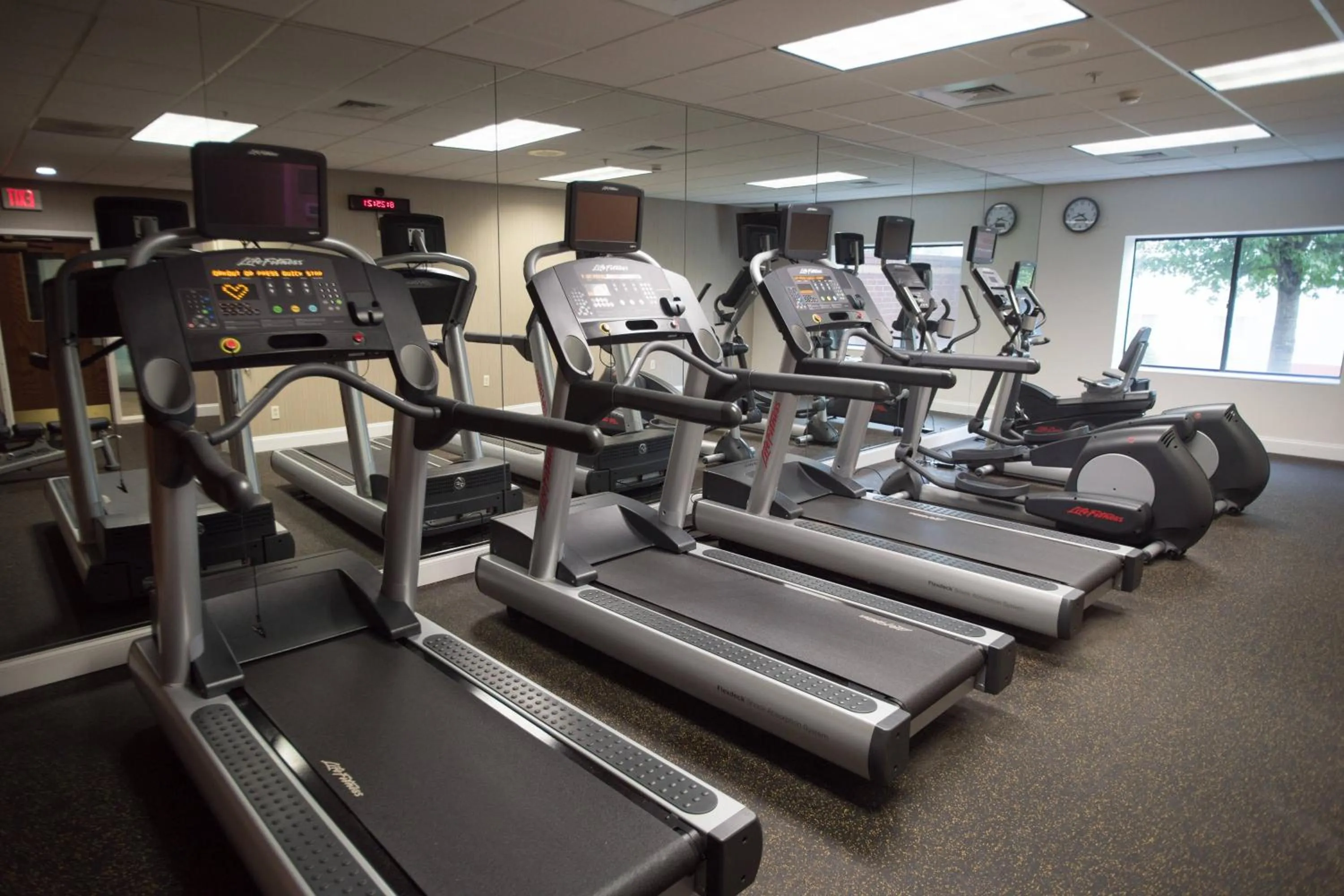 Fitness centre/facilities in Courtyard by Marriott Hickory