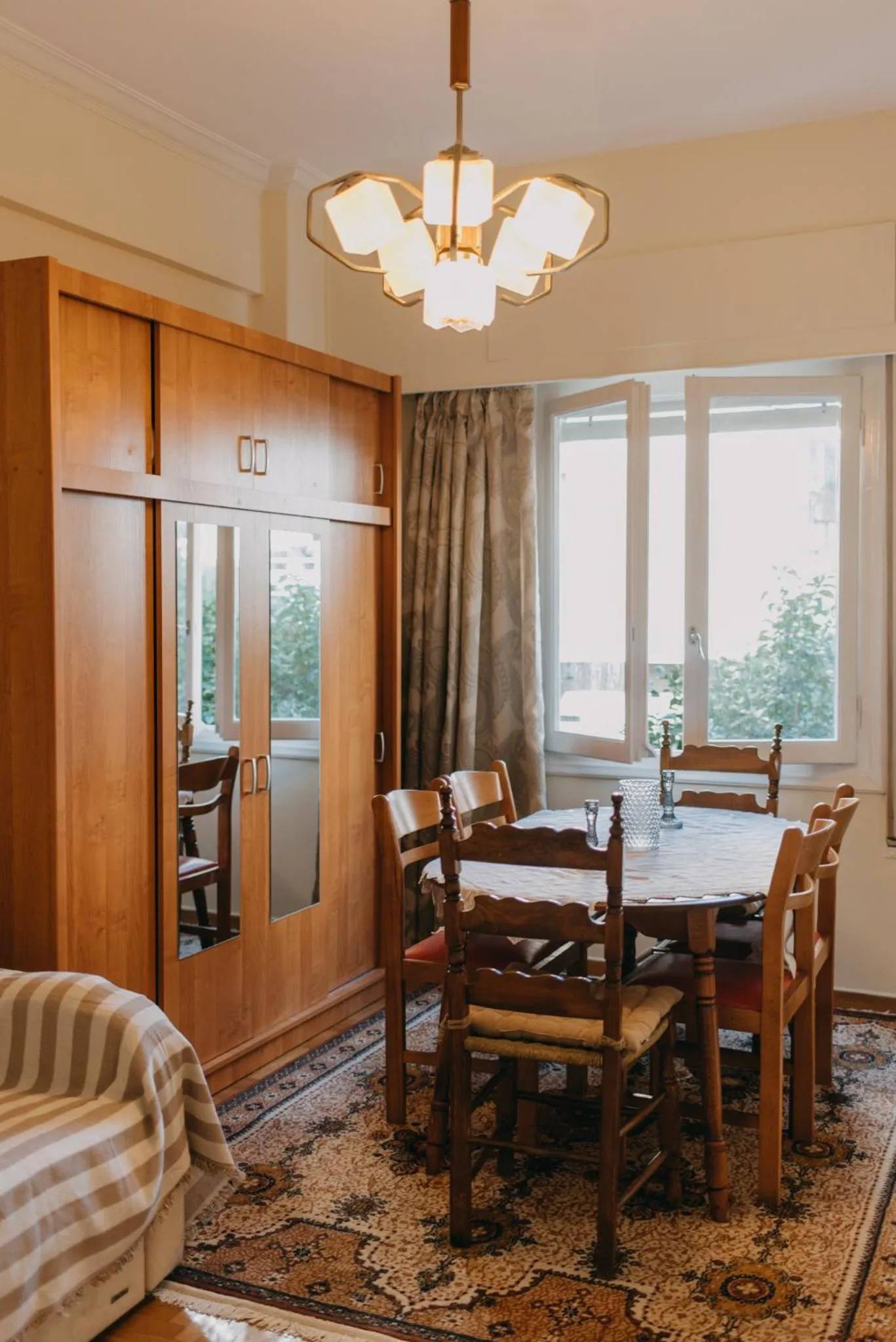 Dining area in BEST HOUSE, Attiki Metro, Athens