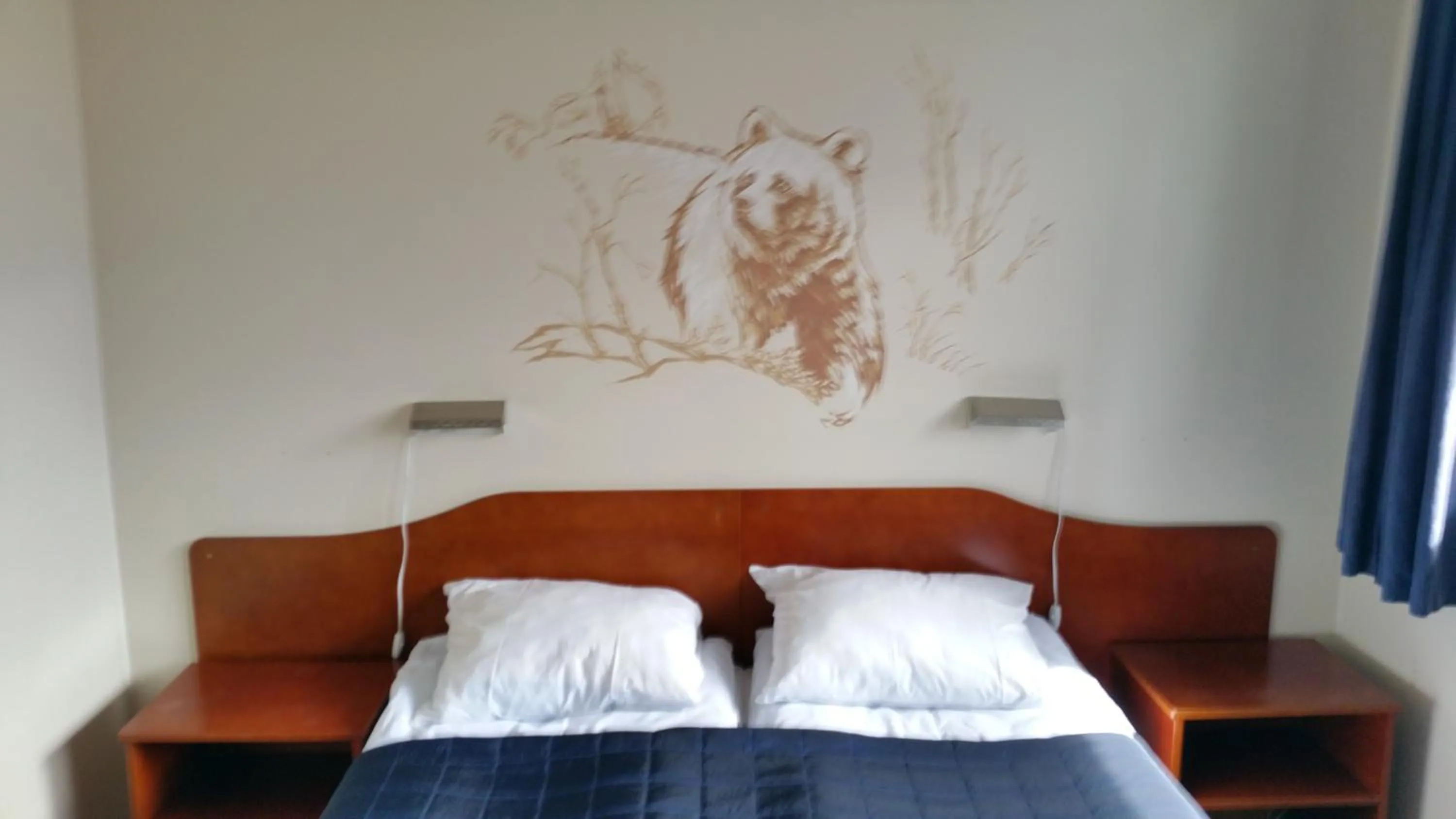 Bed in Kirkenes Hotell