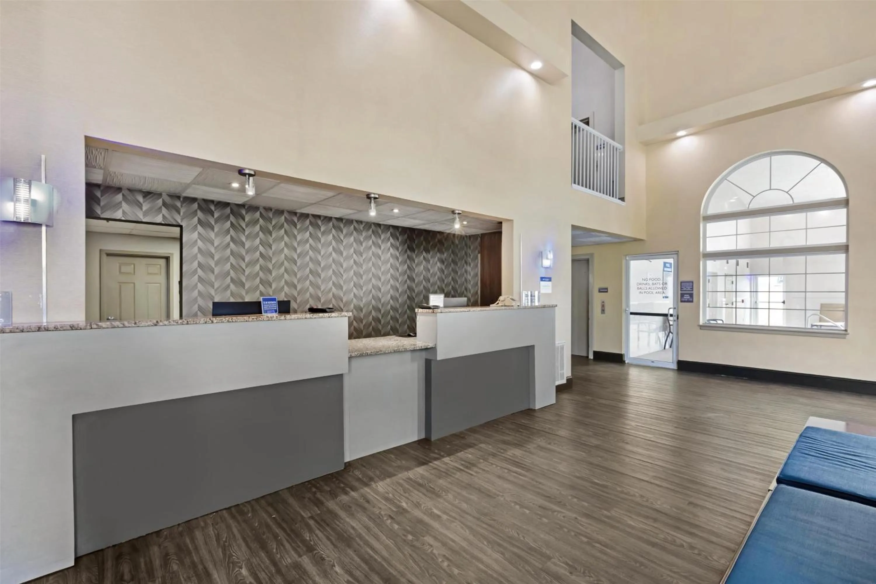 Lobby or reception in Best Western Cooperstown