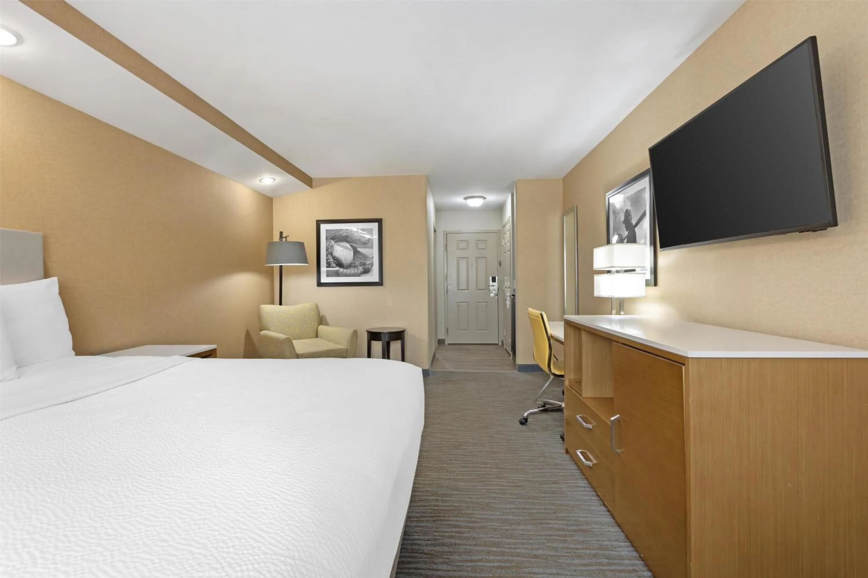 Bedroom, Bed in Best Western Cooperstown