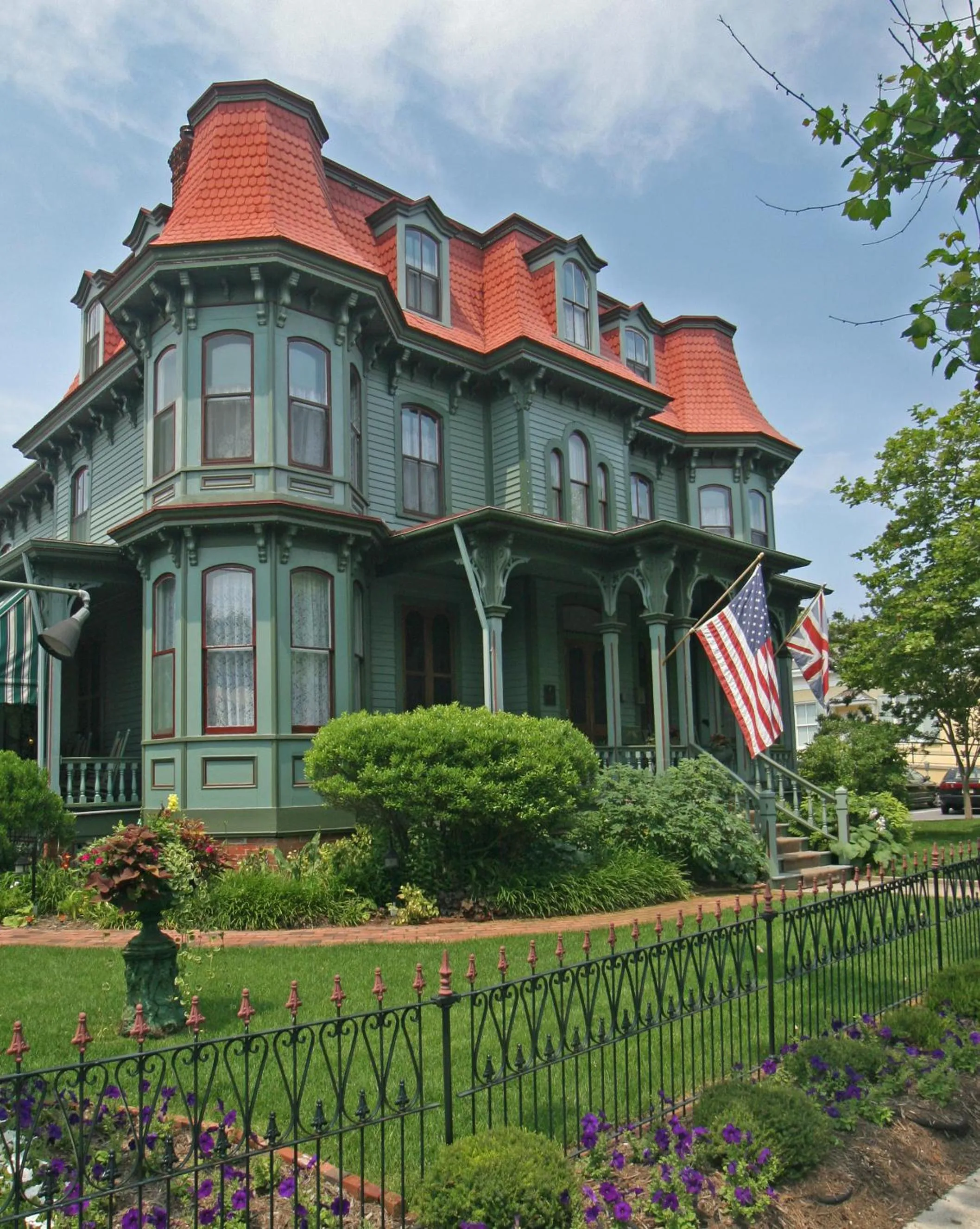 Property building in The Queen Victoria