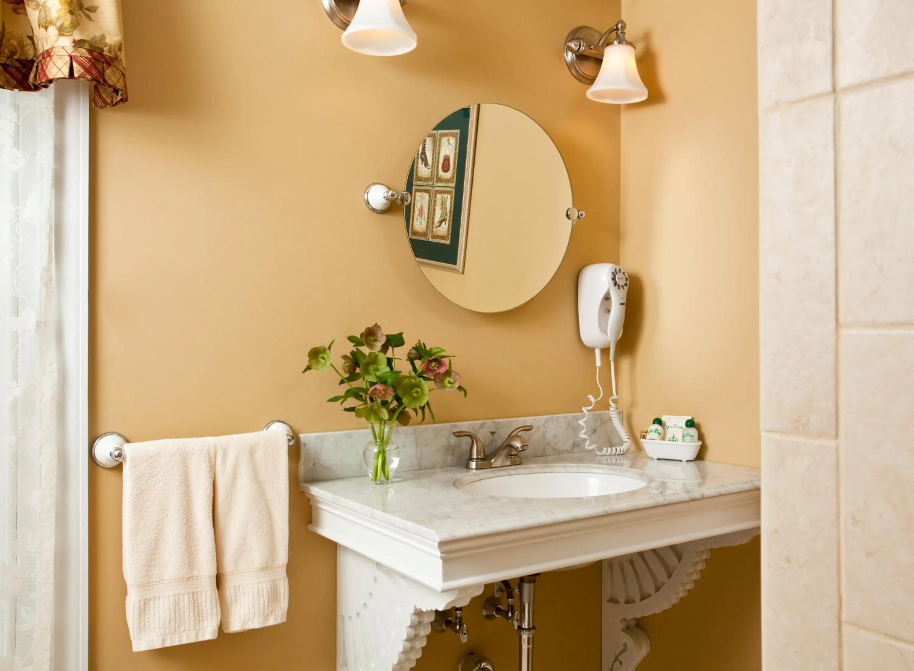 Bathroom in The Queen Victoria