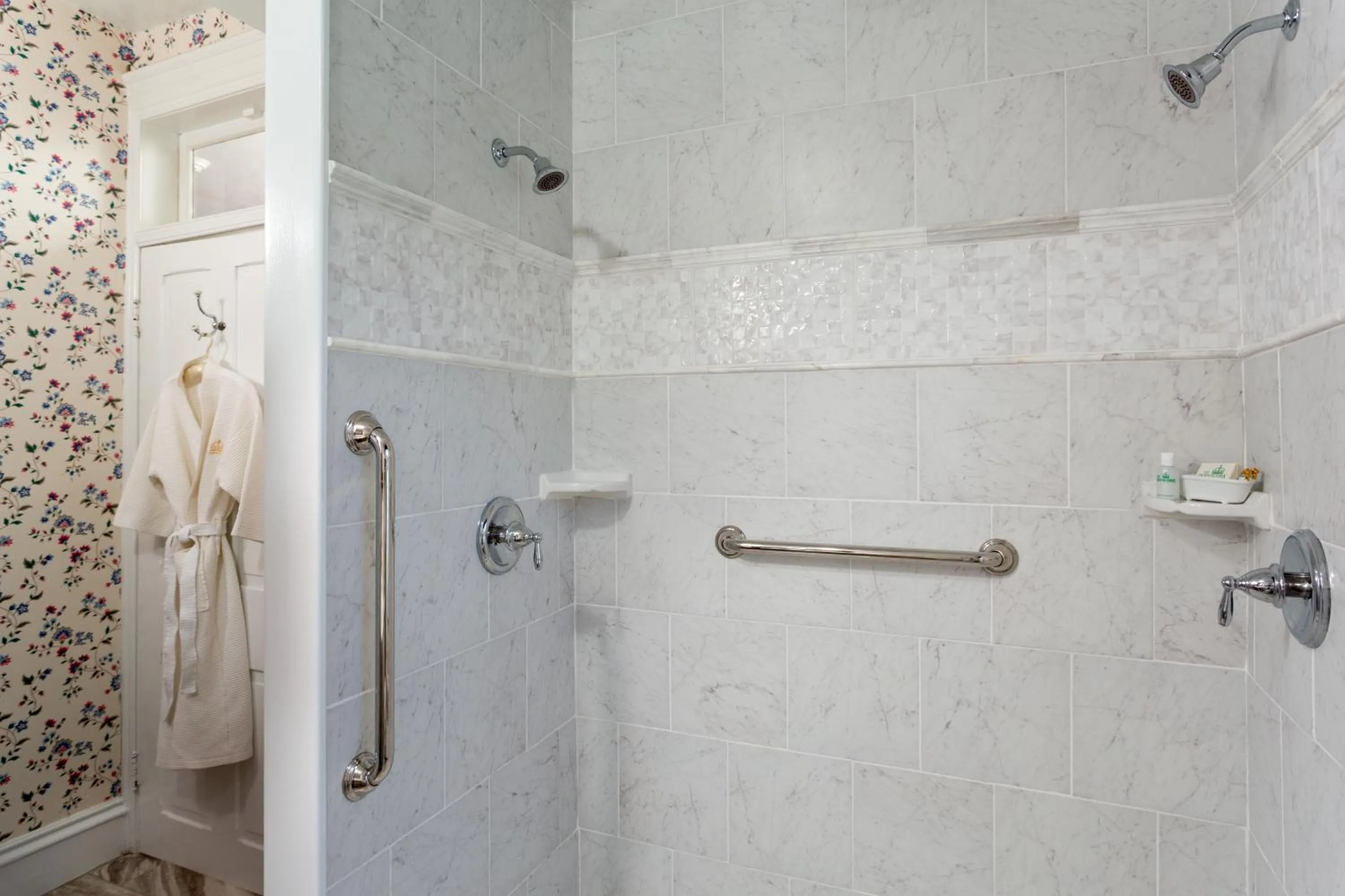 Bathroom in The Queen Victoria