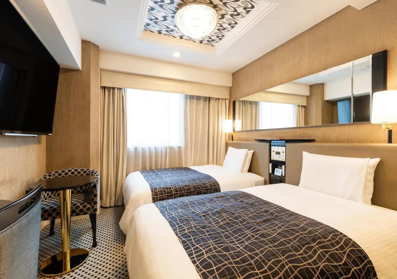 Photo of the whole room, Bed in APA Hotel Yodoyabashi Kitahama Ekimae