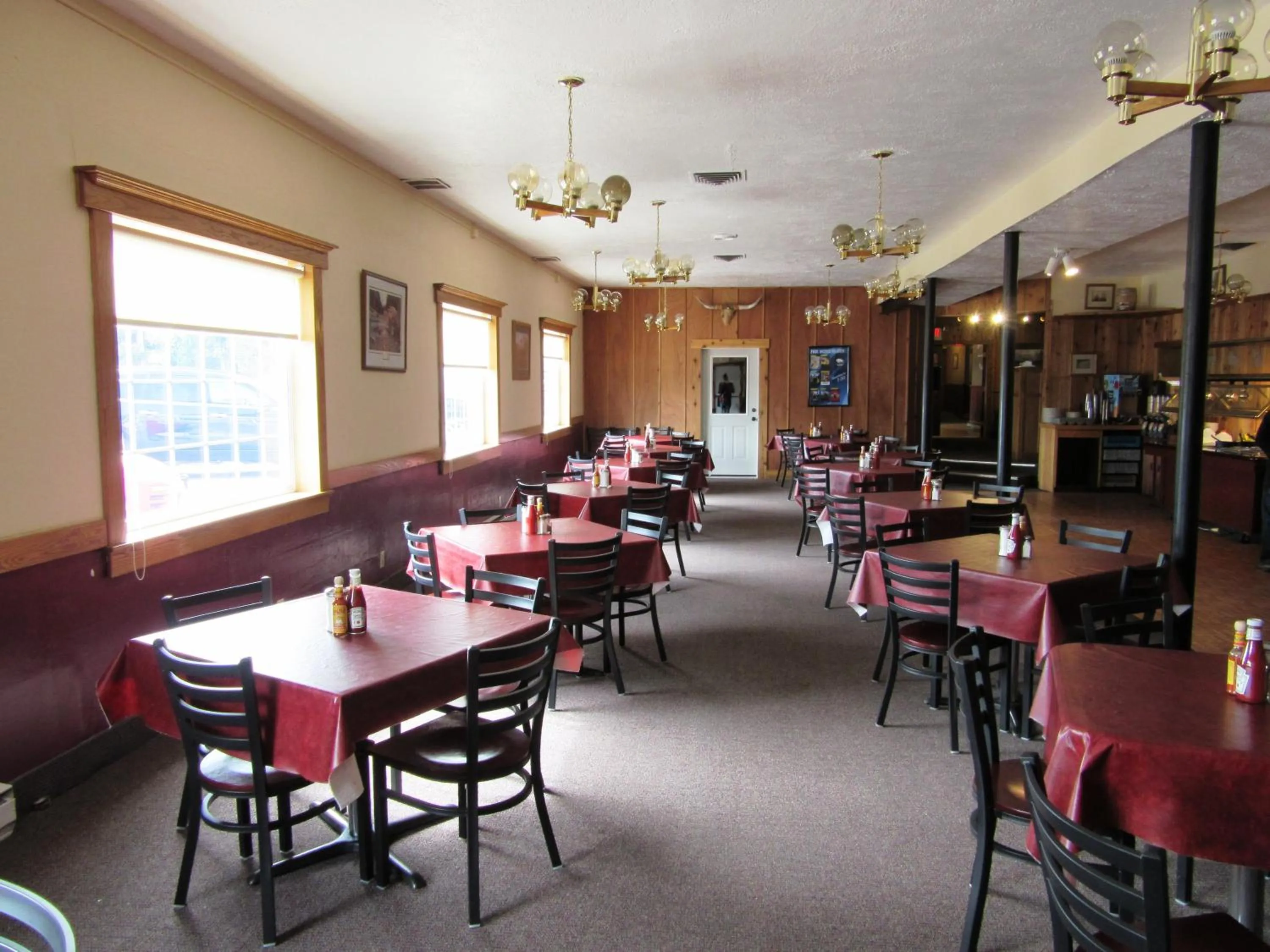 Restaurant/places to eat in White Buffalo Hotel