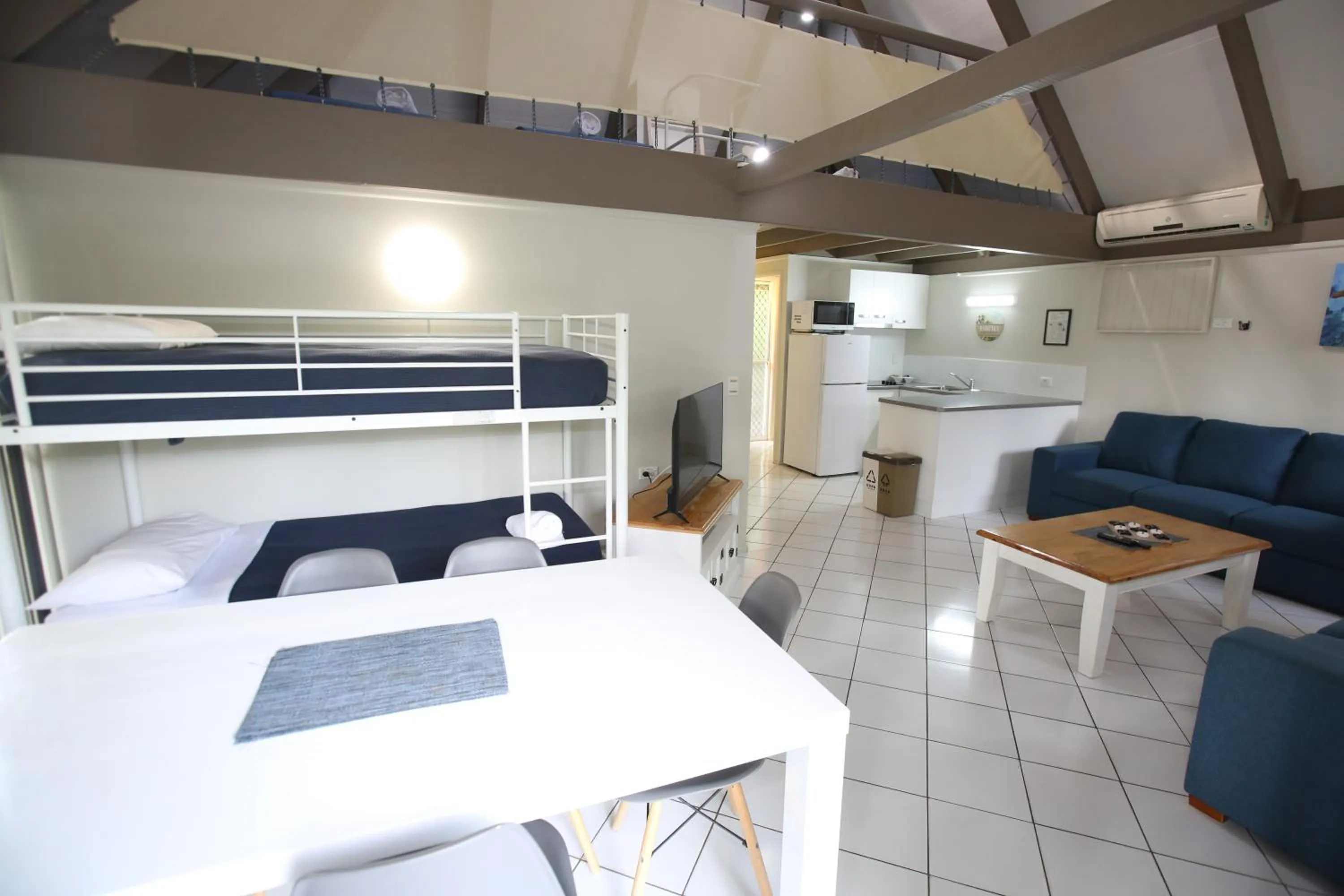 Living room in Kellys Beach Resort