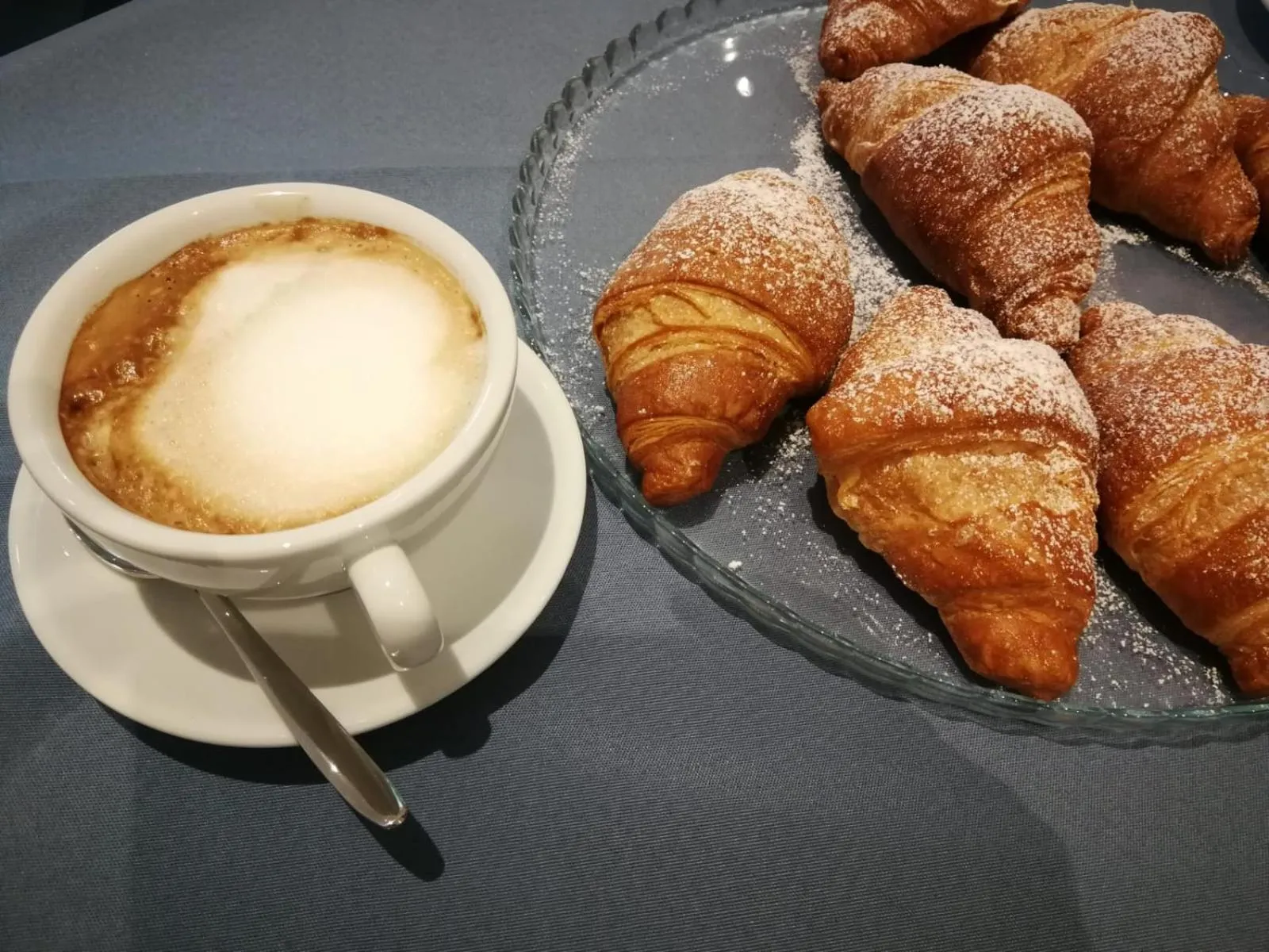 Continental breakfast in Acqua & Sale Hotel