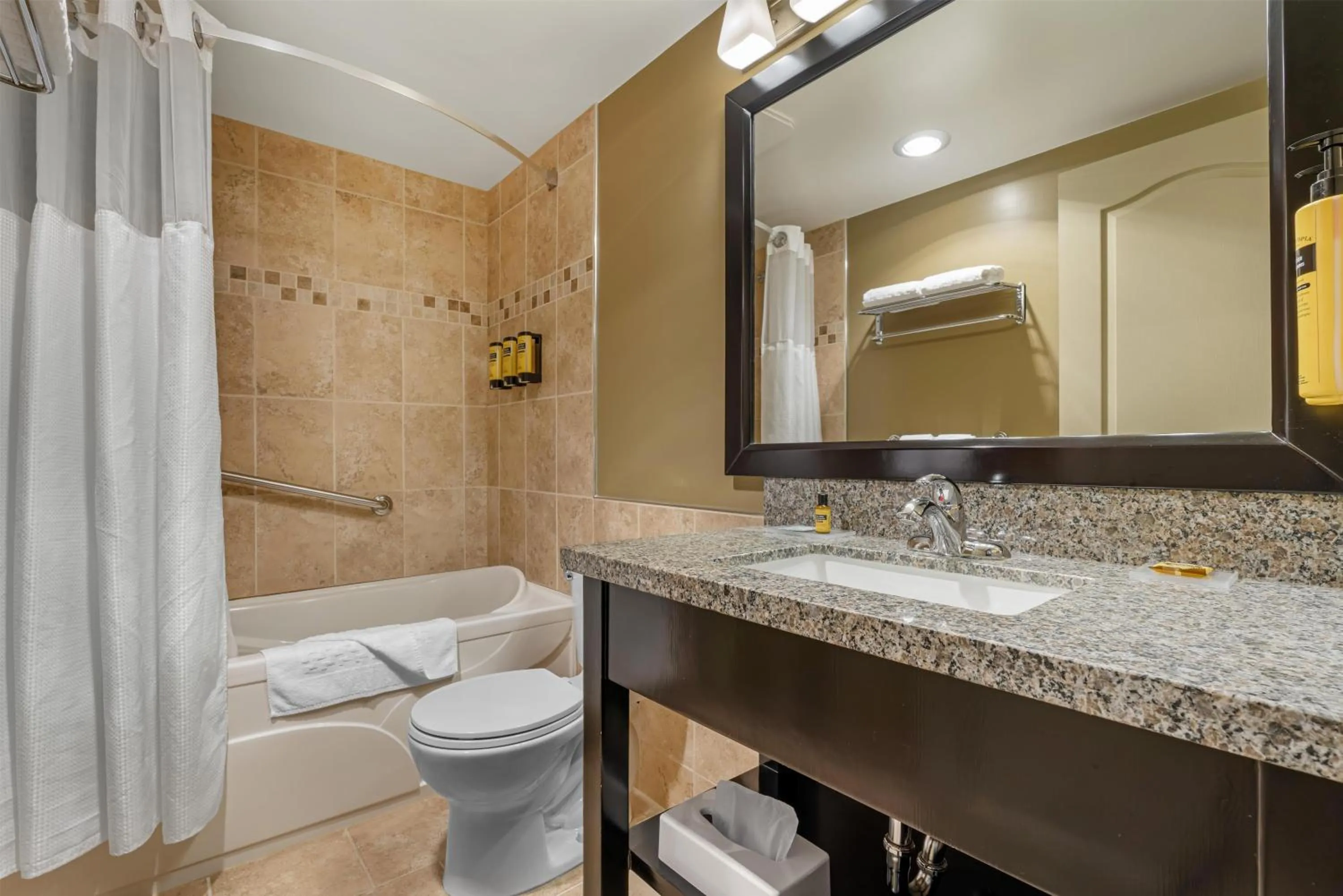 Bathroom in Best Western Plus Baker Street Inn