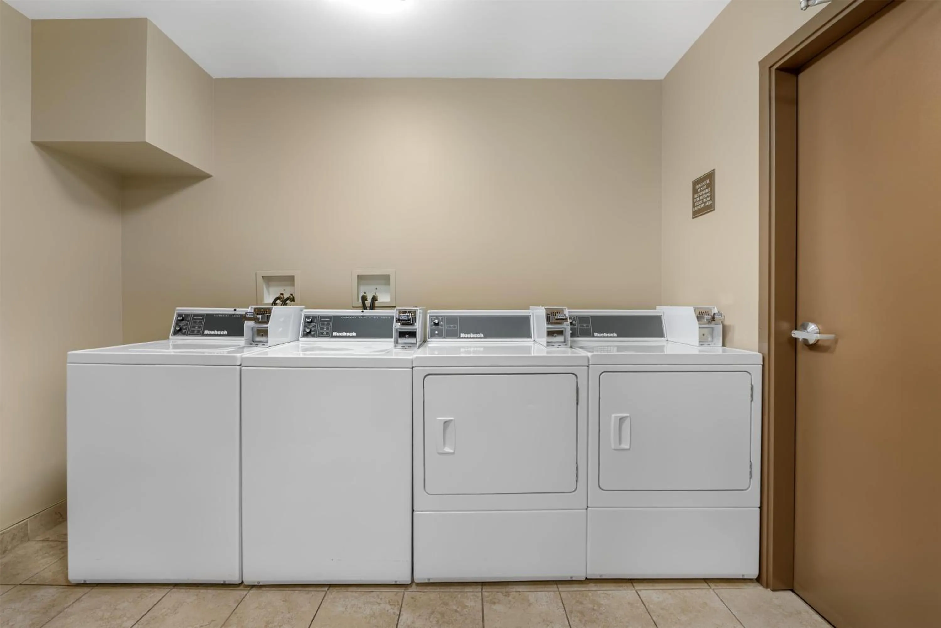 Property building in Best Western Plus Baker Street Inn