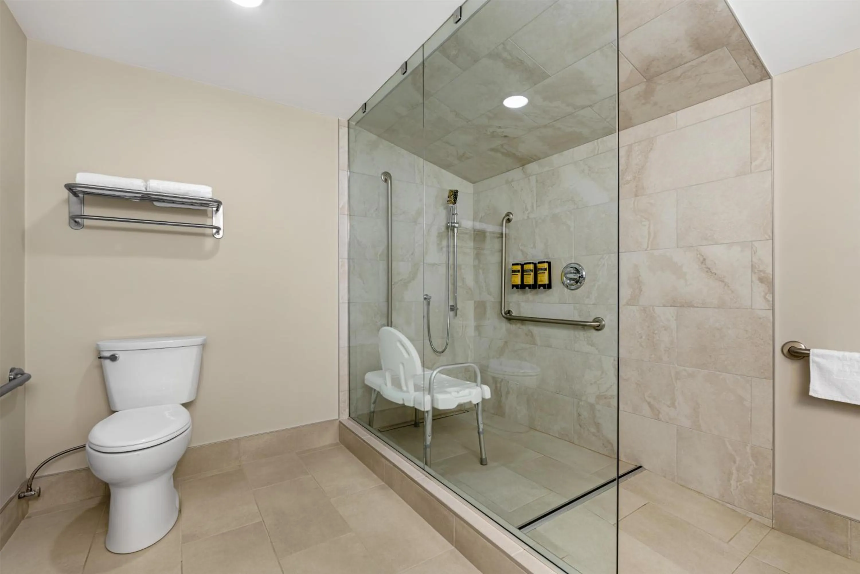 Bathroom in Best Western Plus Baker Street Inn