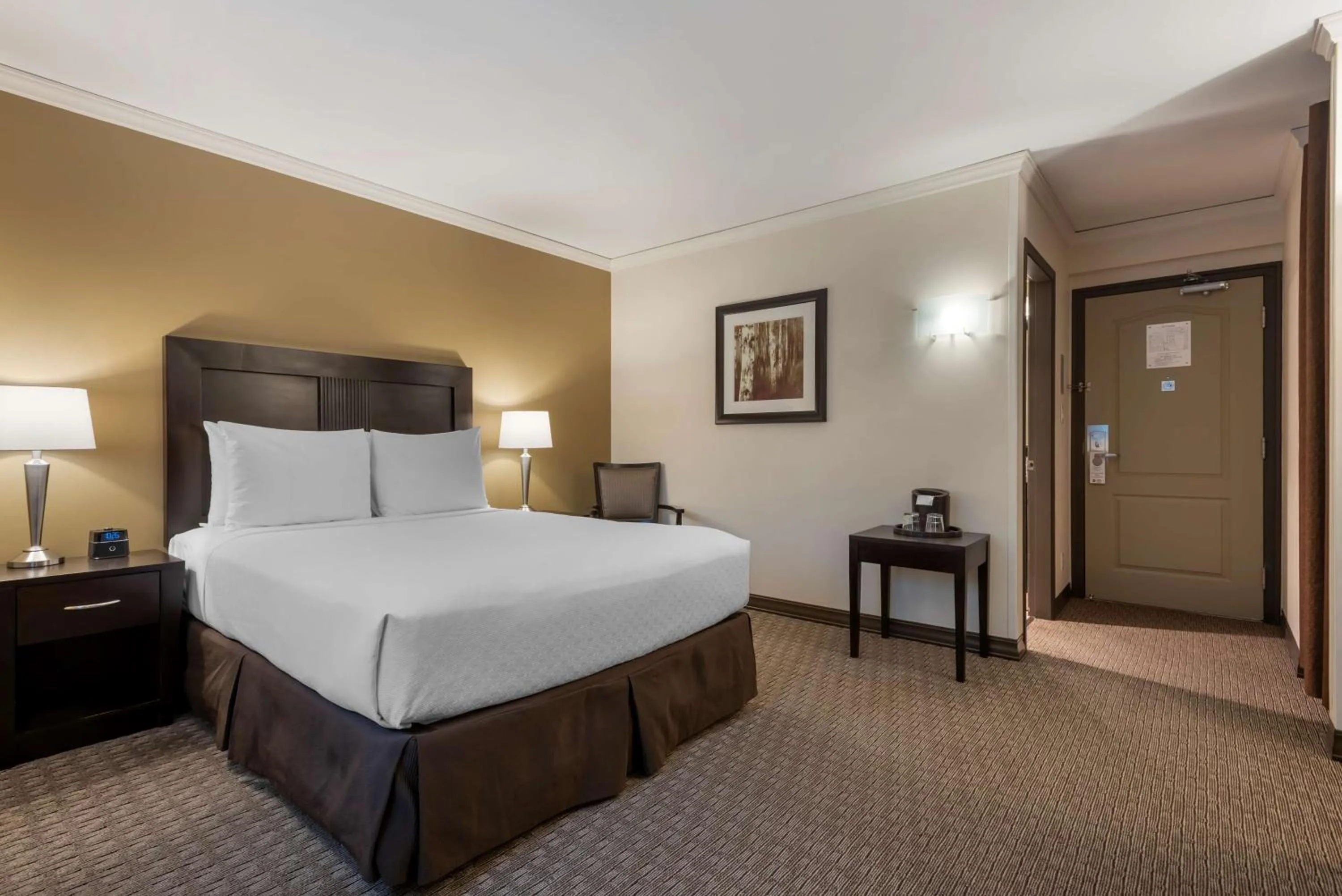 Bedroom, Bed in Best Western Plus Baker Street Inn