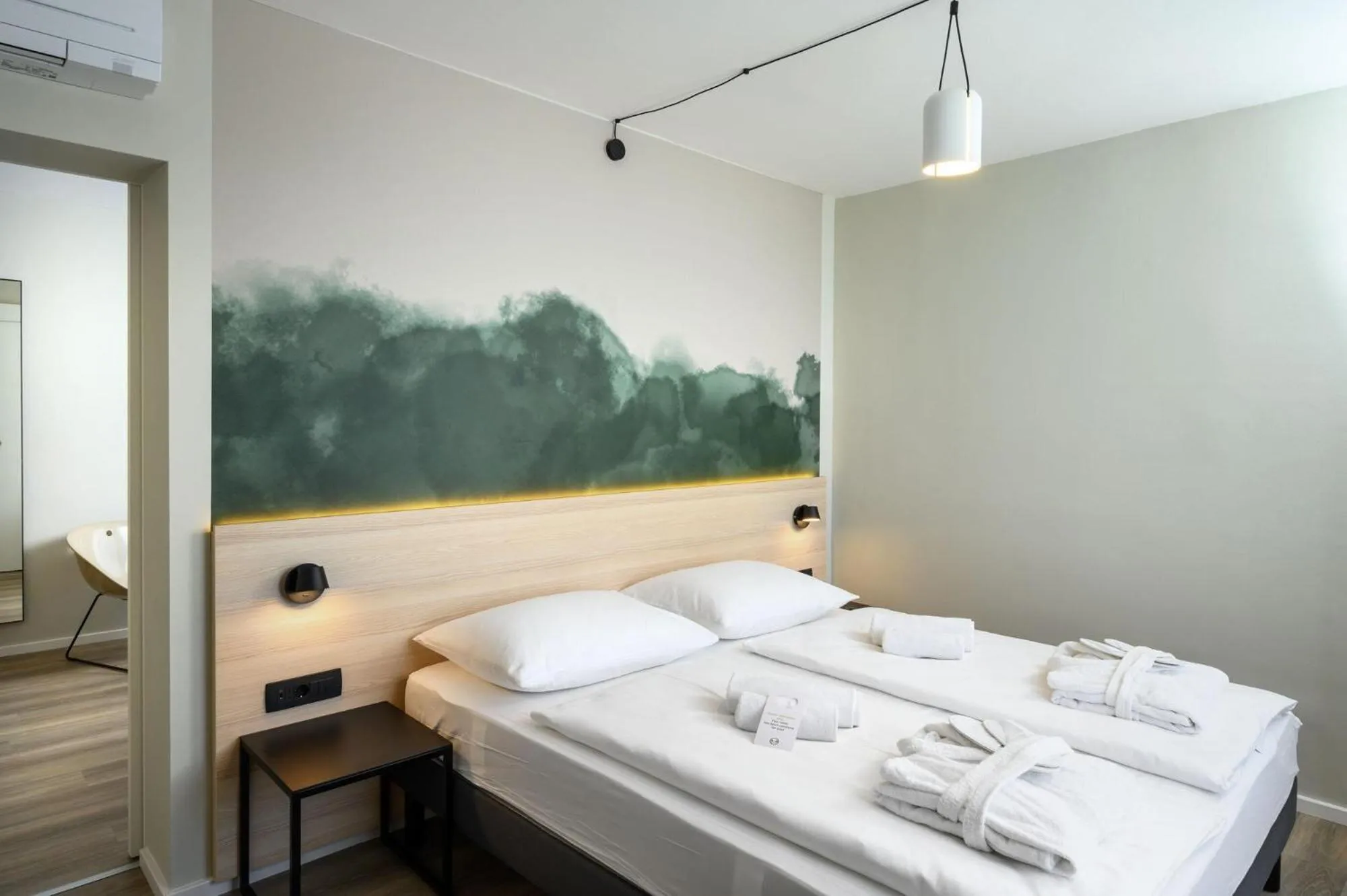 Bathroom, Bed in B&B Hotel Ljubljana Park