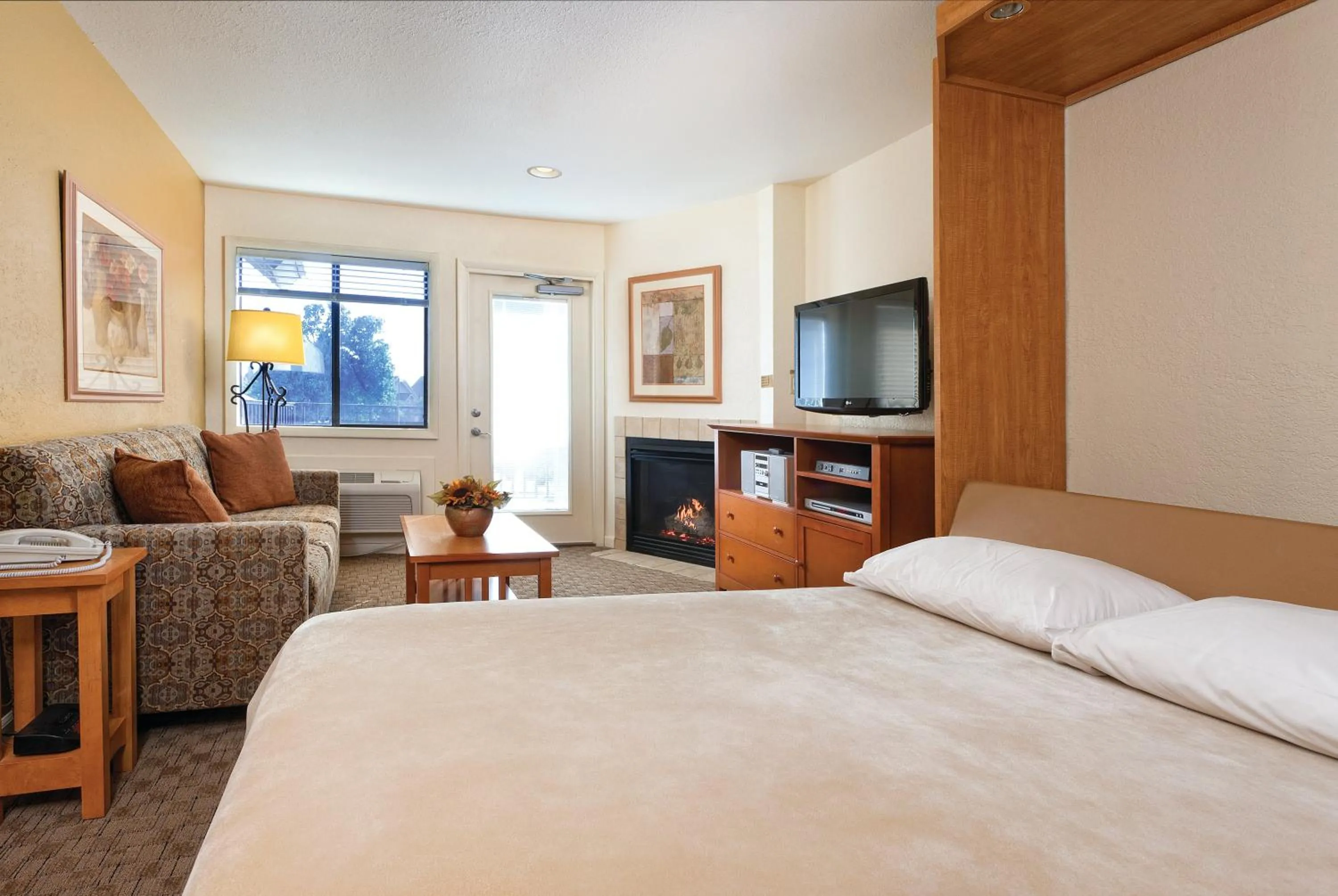 Photo of the whole room, Bed in WorldMark Grand Lake