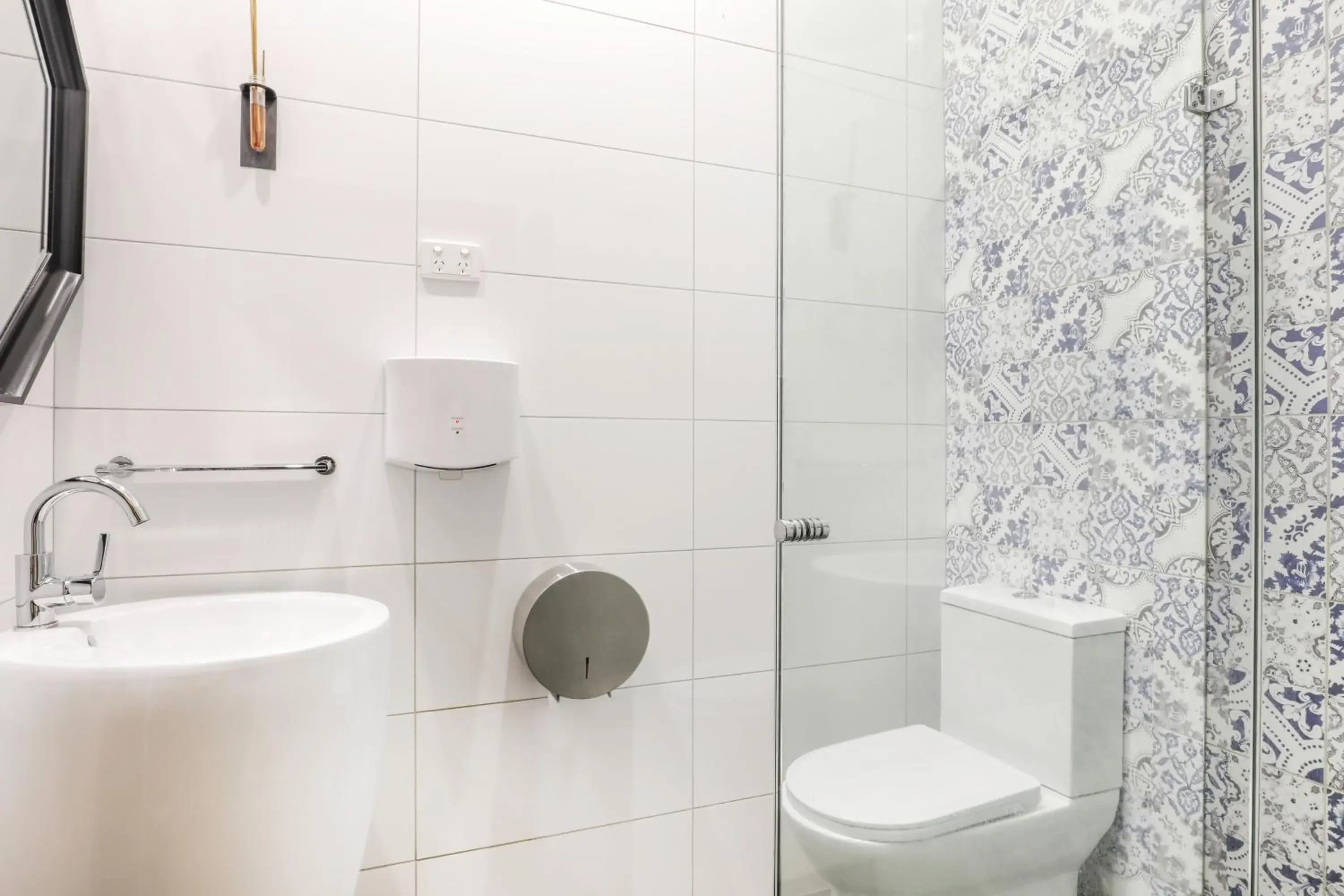 Standard Single Room with Shared Bathroom in Glenferrie Lodge Standard Single Room with Shared Bathroom in Glenferrie Lodge