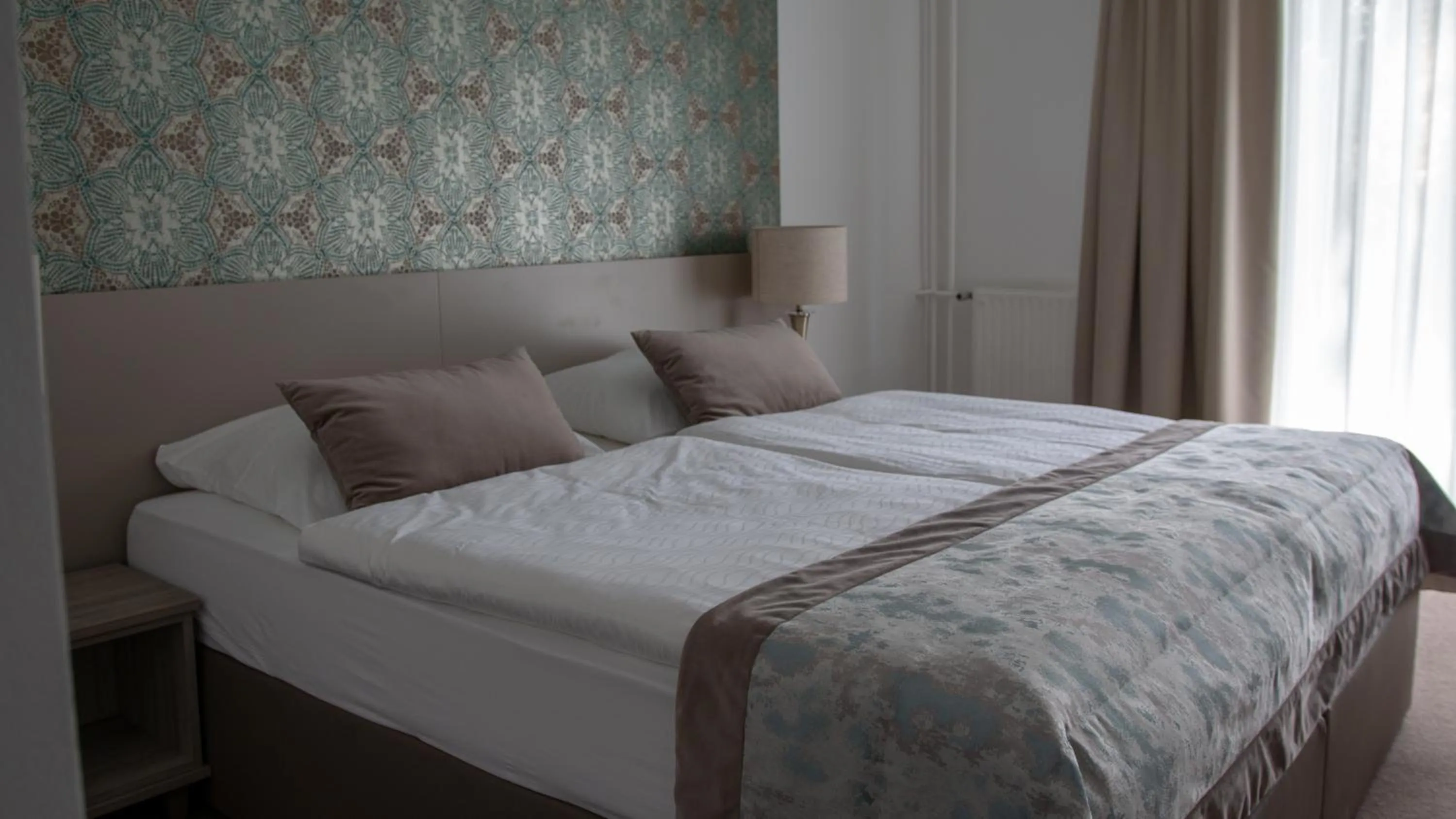 Property building, Bed in Hotel Alp