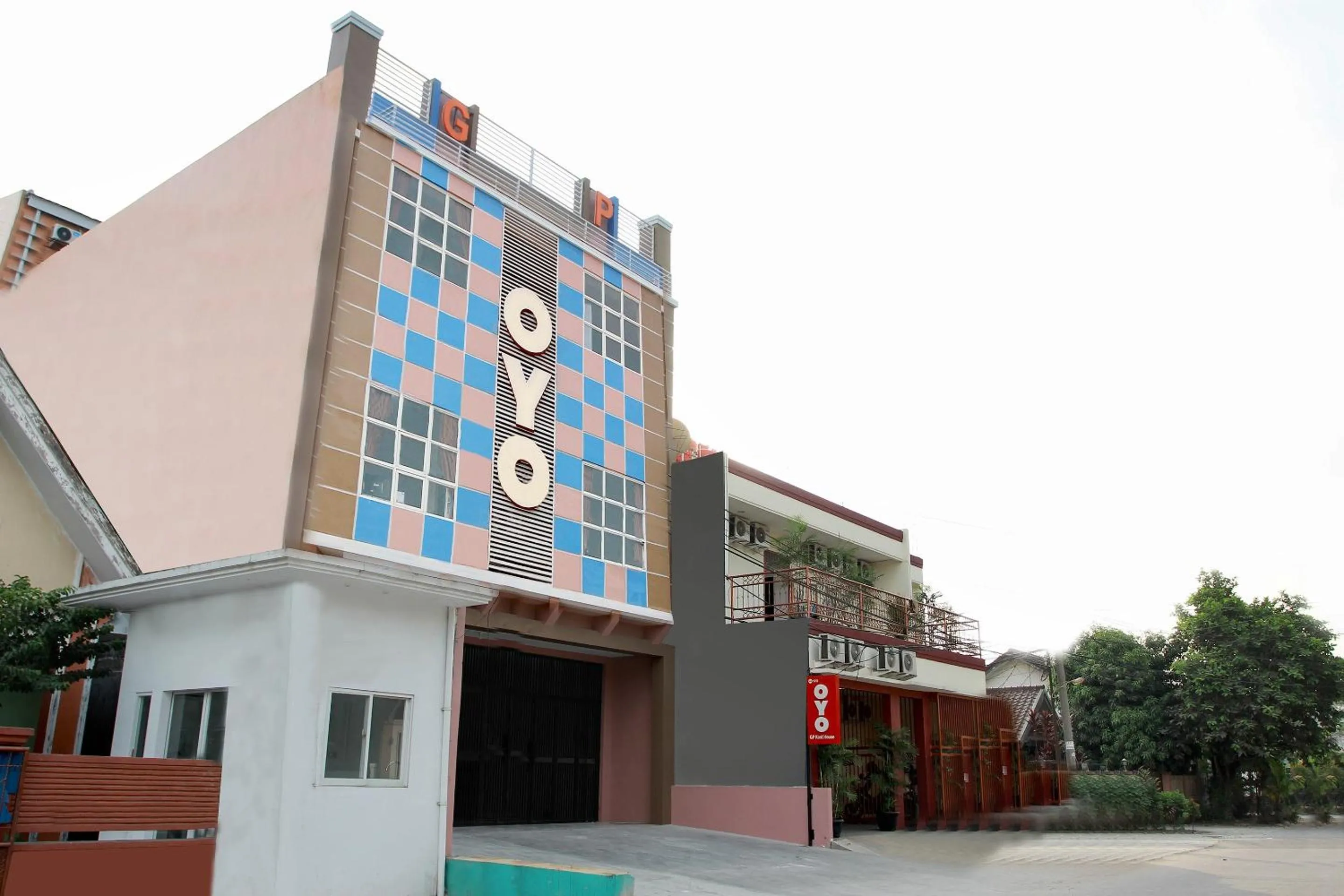 Facade/entrance in Hotel O GP Residence