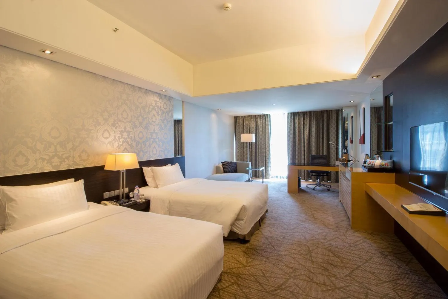 Photo of the whole room, Bed in Swiss Grand Xiamen