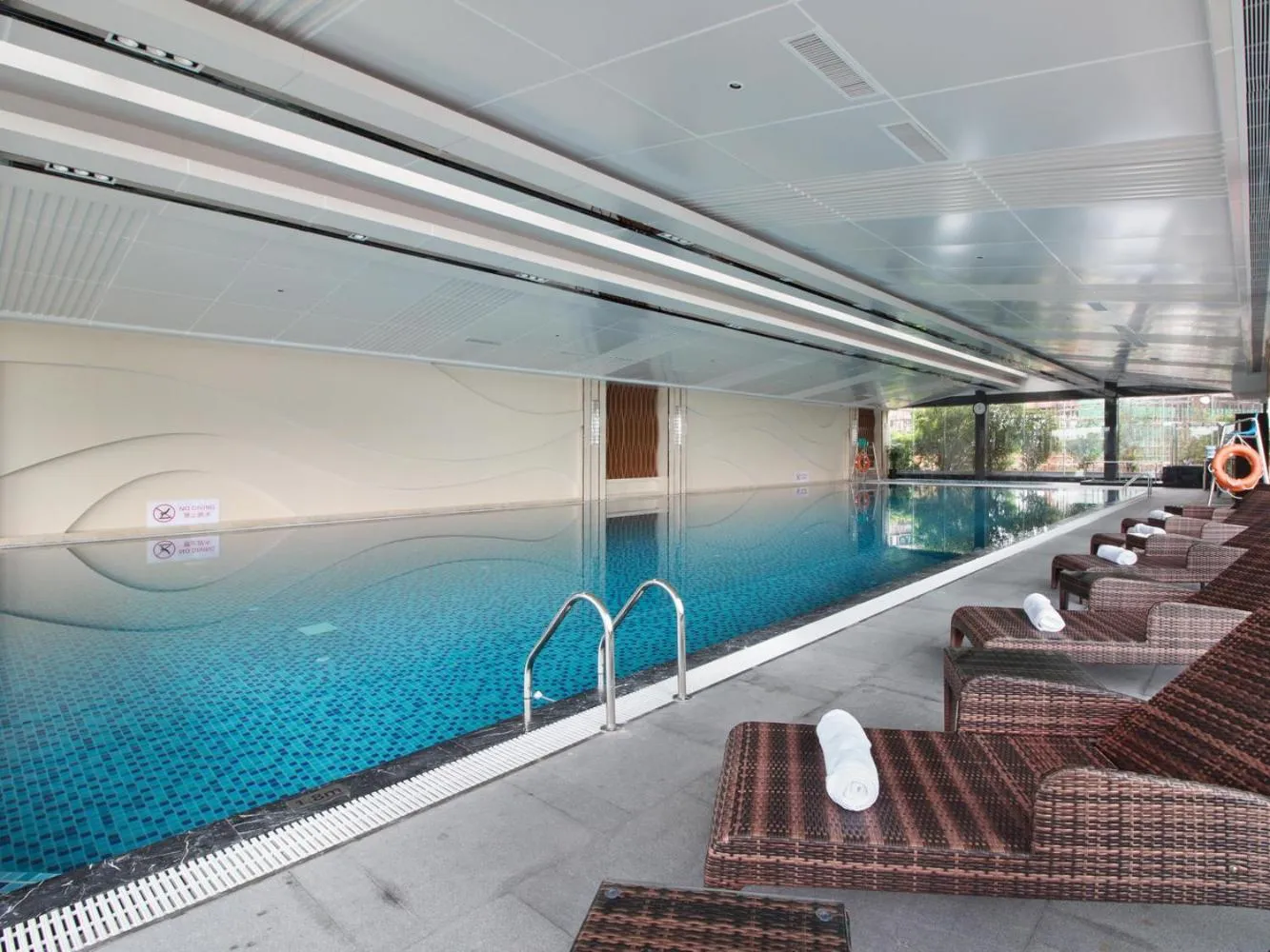Swimming pool in Swiss Grand Xiamen