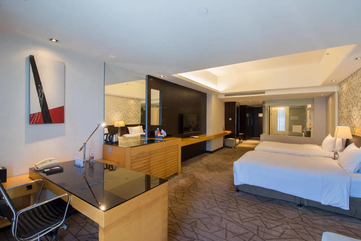 Photo of the whole room, Bed in Swiss Grand Xiamen