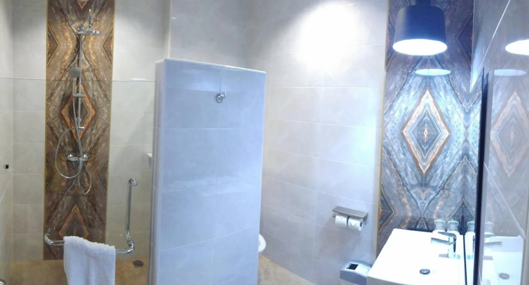 Bathroom in Ben Guesthouse