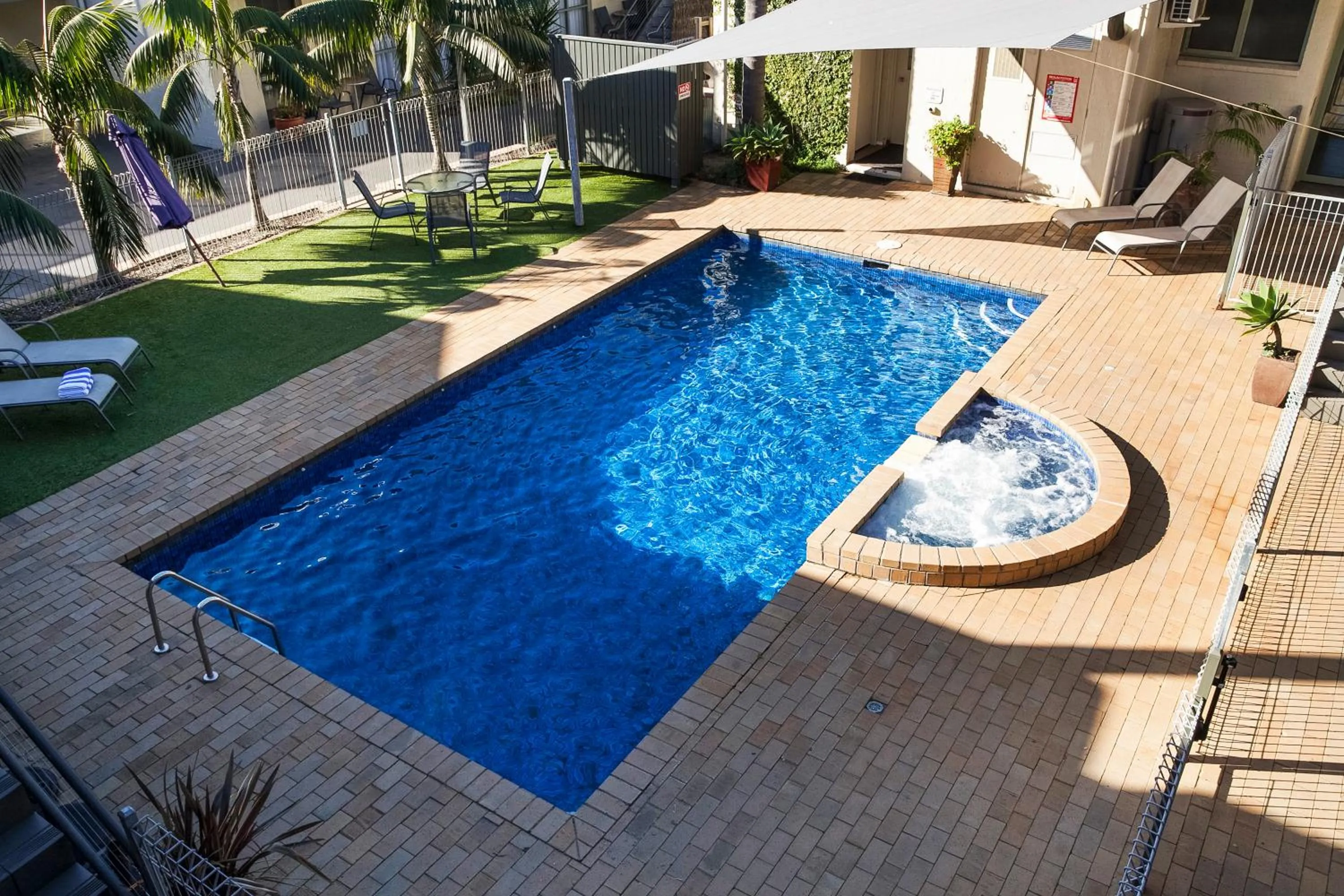 Moonlight Bay Apartments