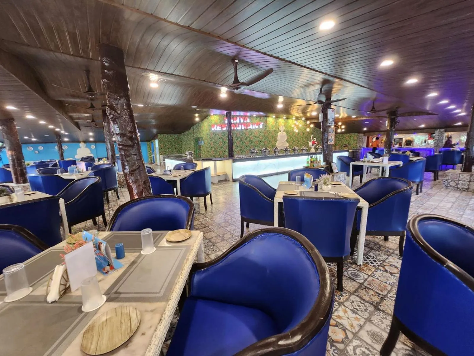 Restaurant/places to eat in Paradise Village Beach Resort