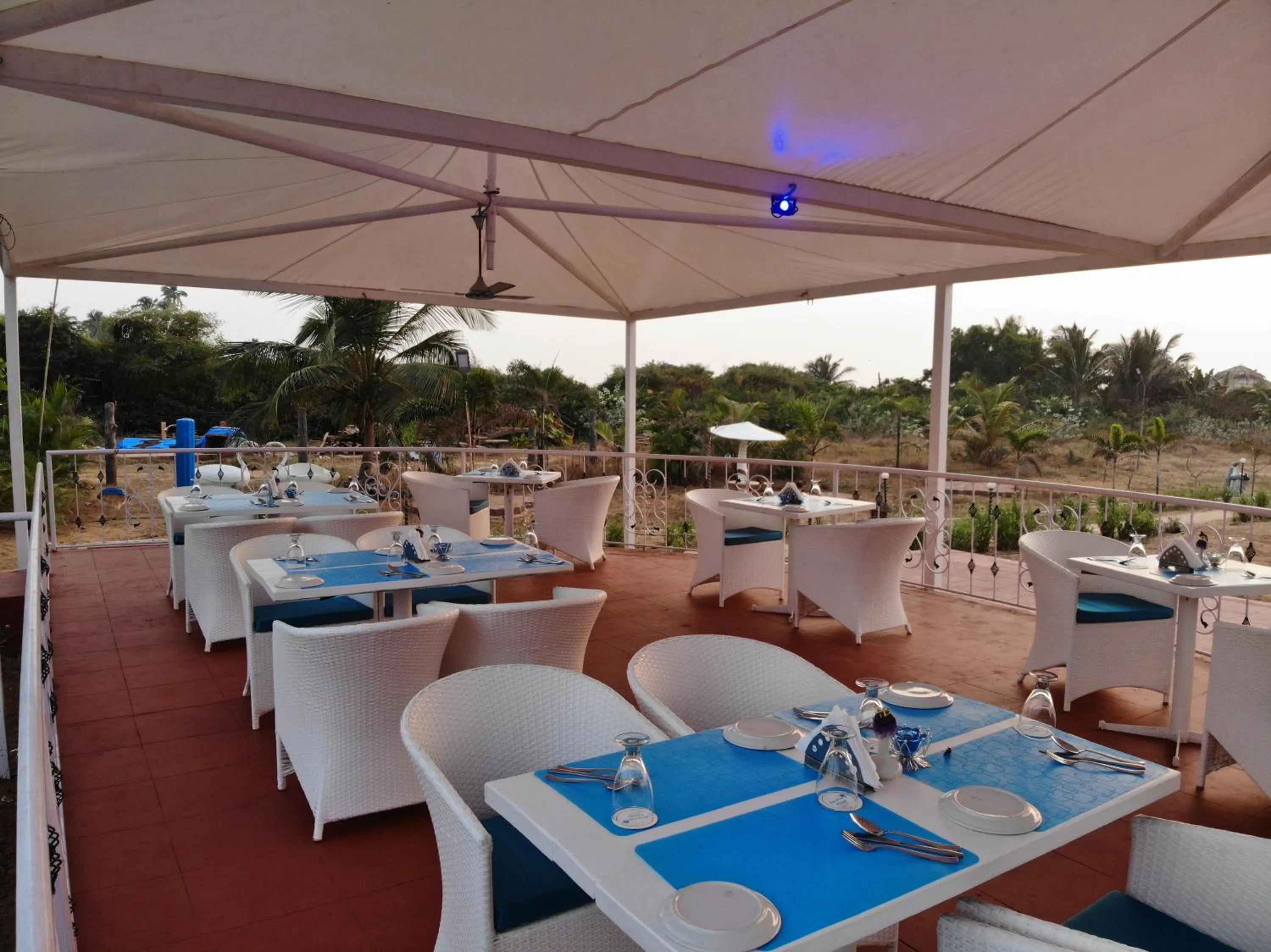 Restaurant/places to eat in Paradise Village Beach Resort